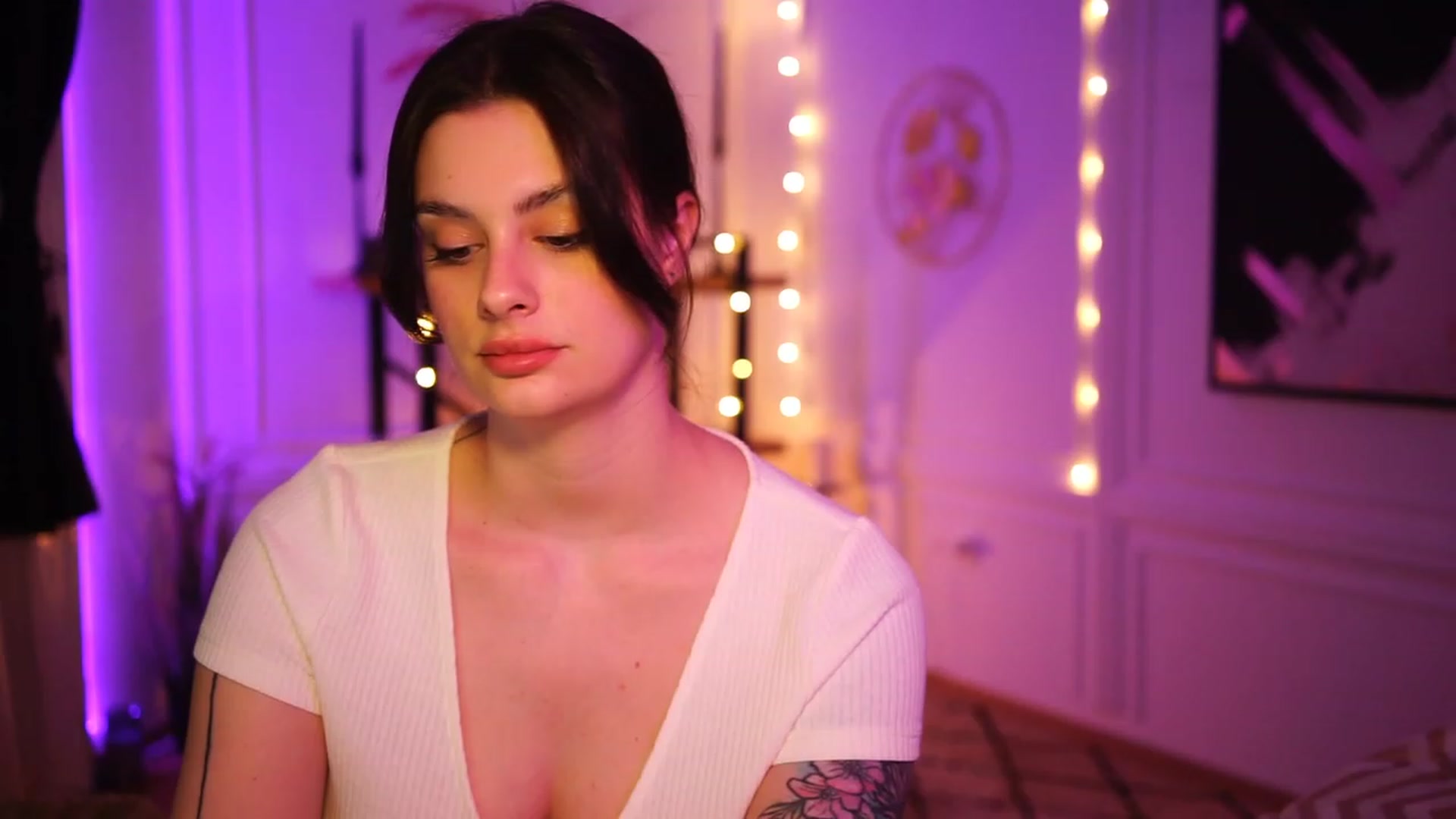Gallery image thumbnail from lucynutty's myfreecams stream on, 03/18/2023, 16:28 image 7 of 20