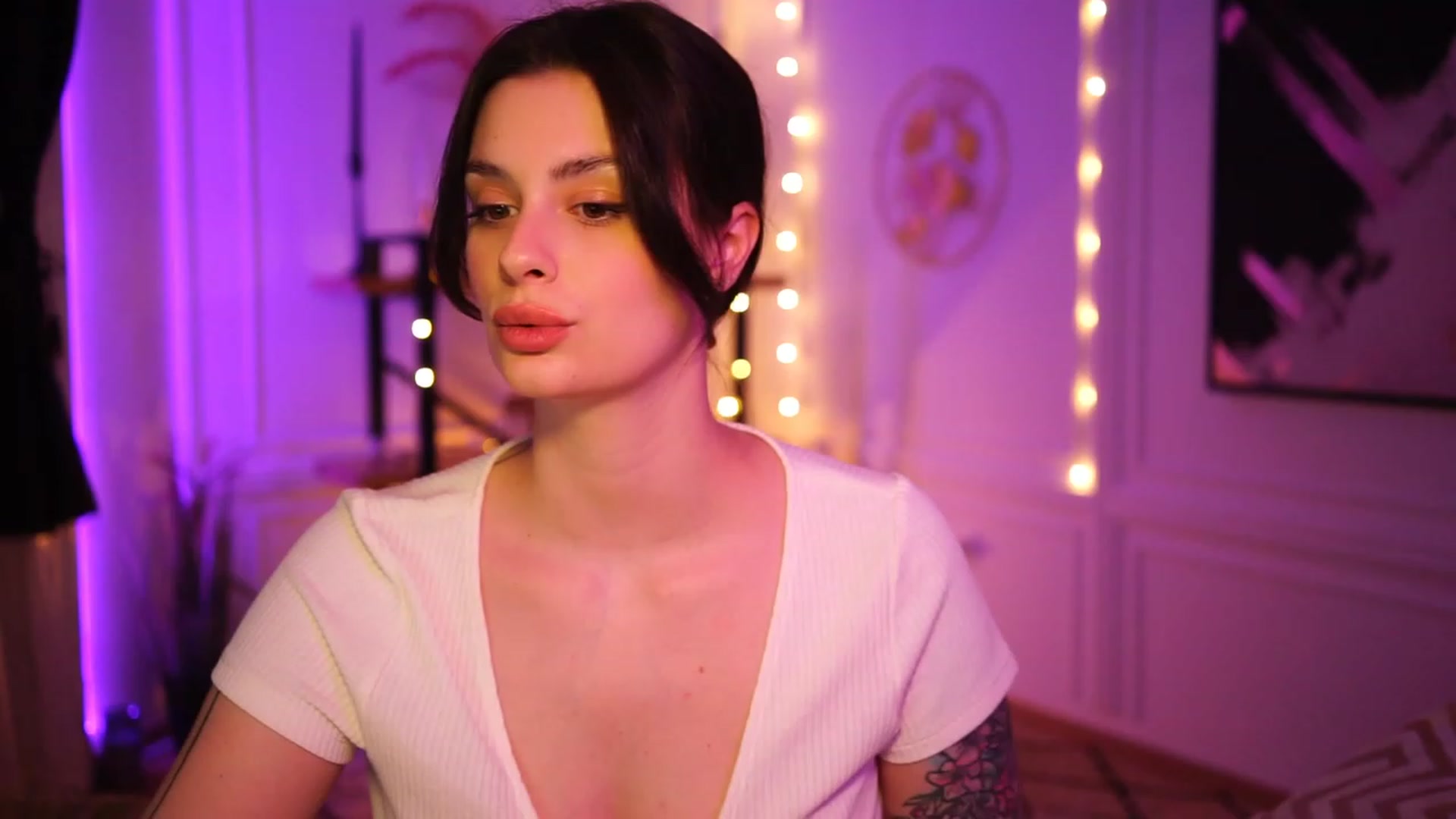 Gallery image thumbnail from lucynutty's myfreecams stream on, 03/18/2023, 16:28 image 2 of 20