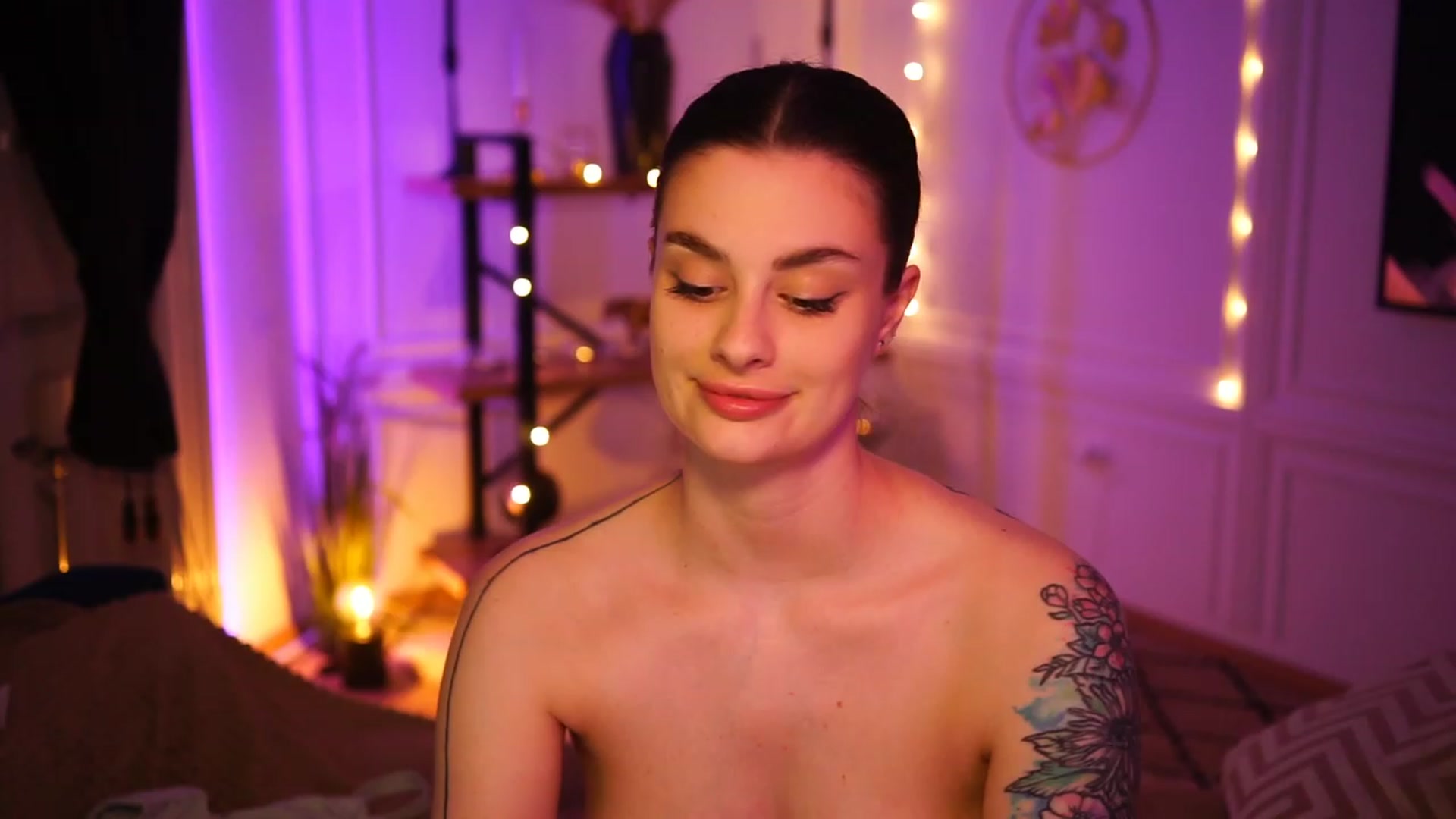 Gallery image thumbnail from lucynutty's myfreecams stream on, 03/22/2023, 18:32 image 9 of 20