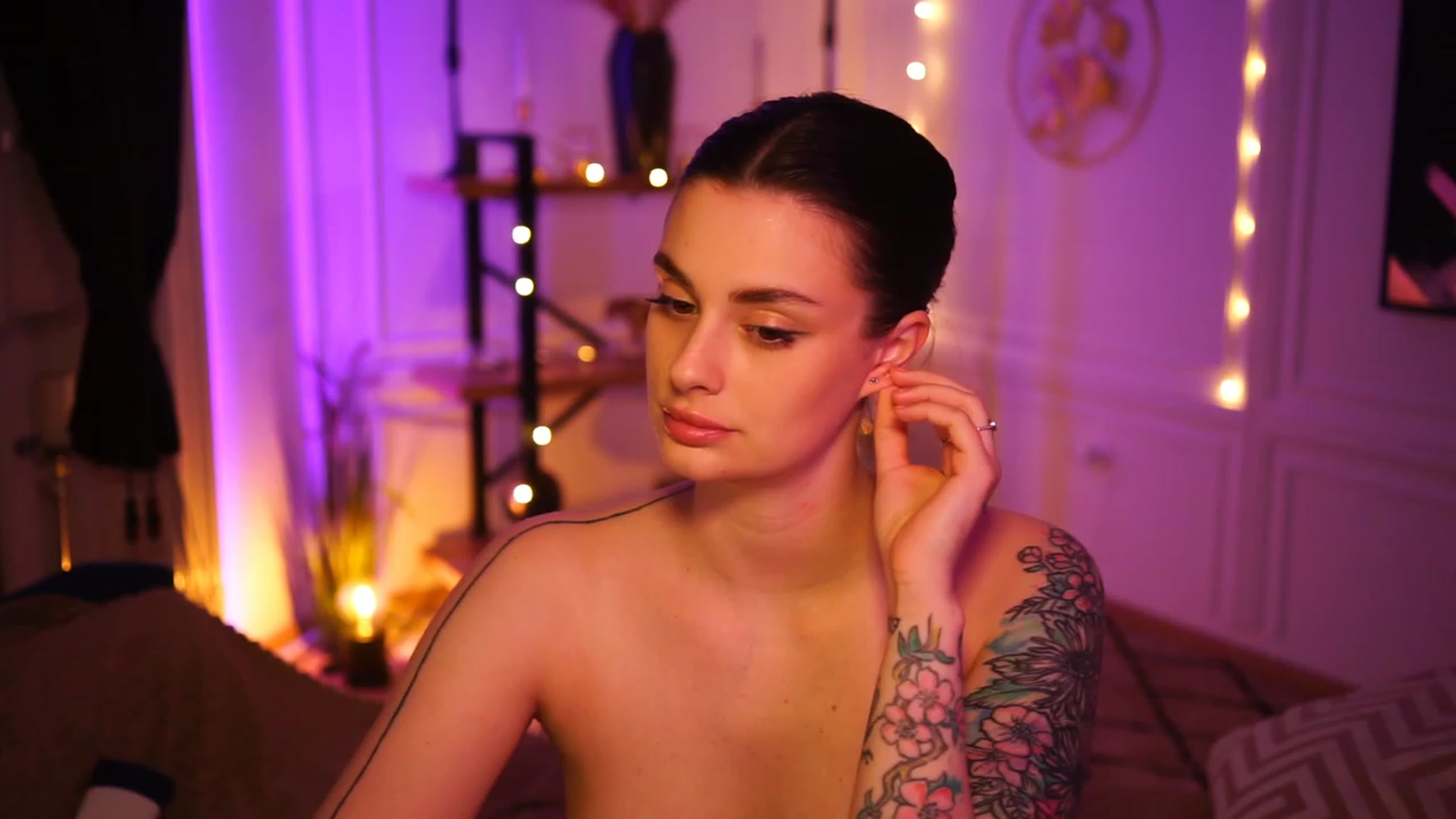 Gallery image thumbnail from lucynutty's myfreecams stream on, 03/22/2023, 20:57 image 17 of 20