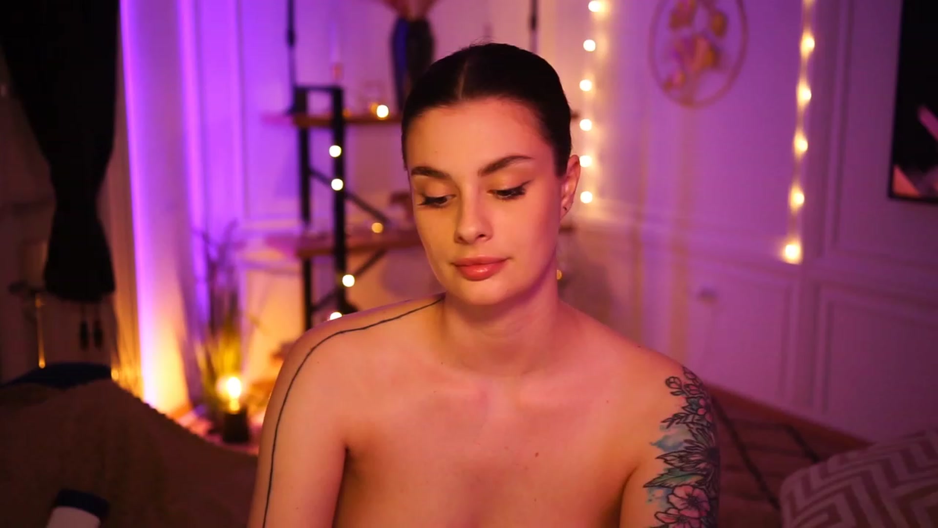 Gallery image thumbnail from lucynutty's myfreecams stream on, 03/22/2023, 20:57 image 5 of 20