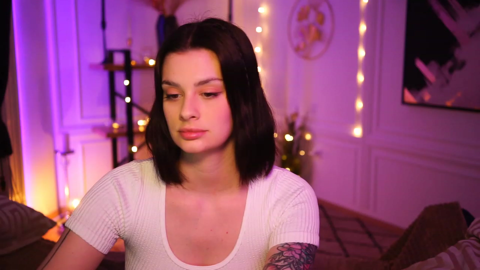 Gallery image thumbnail from lucynutty's myfreecams stream on, 03/24/2023, 13:17 image 17 of 20