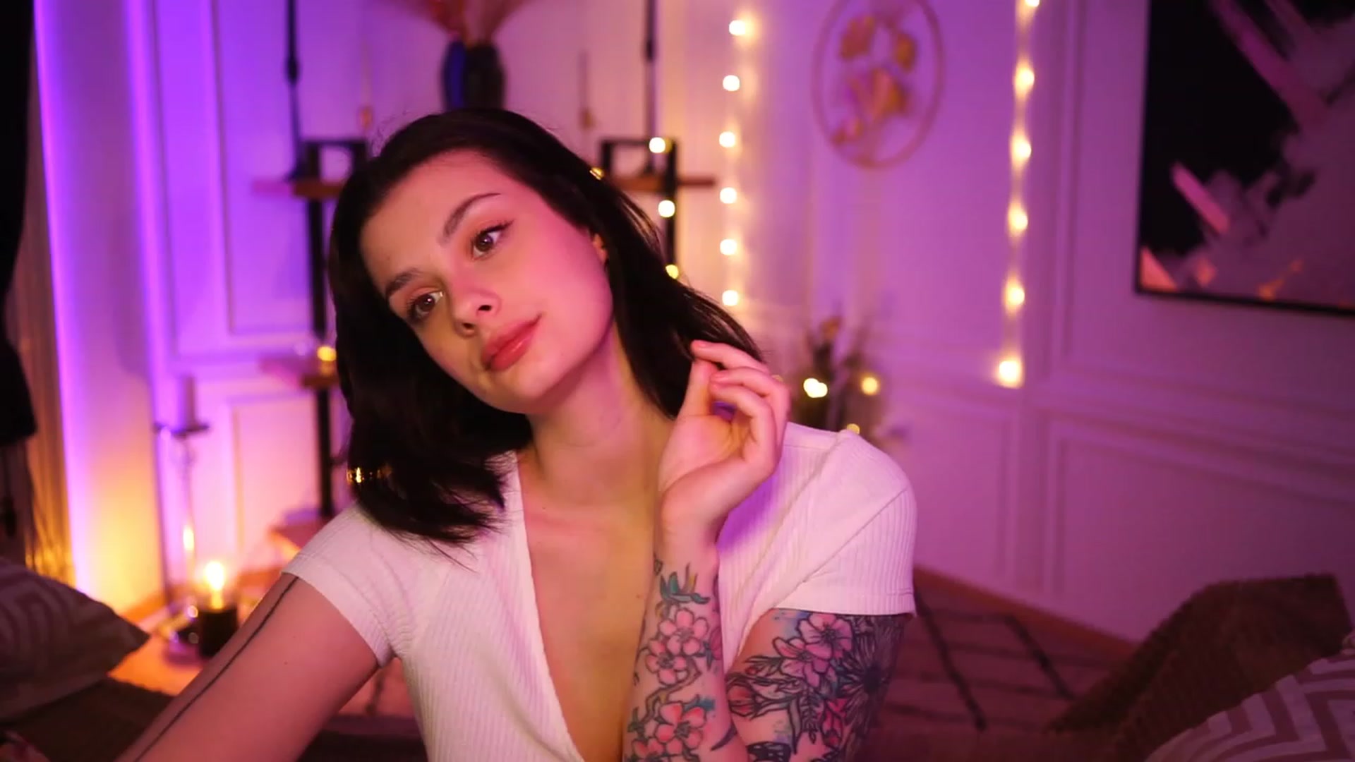Gallery image thumbnail from lucynutty's myfreecams stream on, 03/24/2023, 13:17 image 2 of 20