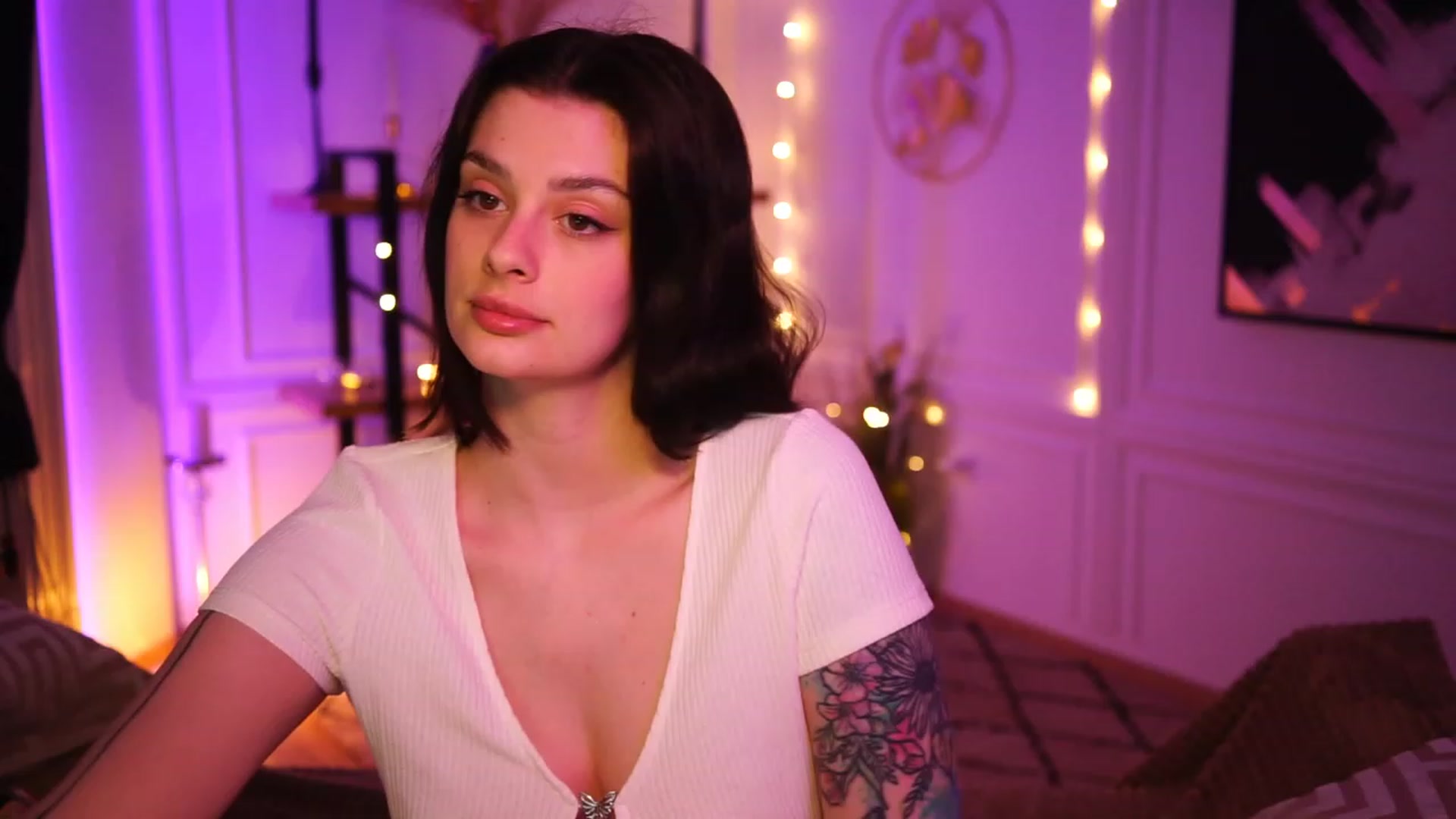 Gallery image thumbnail from lucynutty's myfreecams stream on, 03/24/2023, 13:17 image 5 of 20