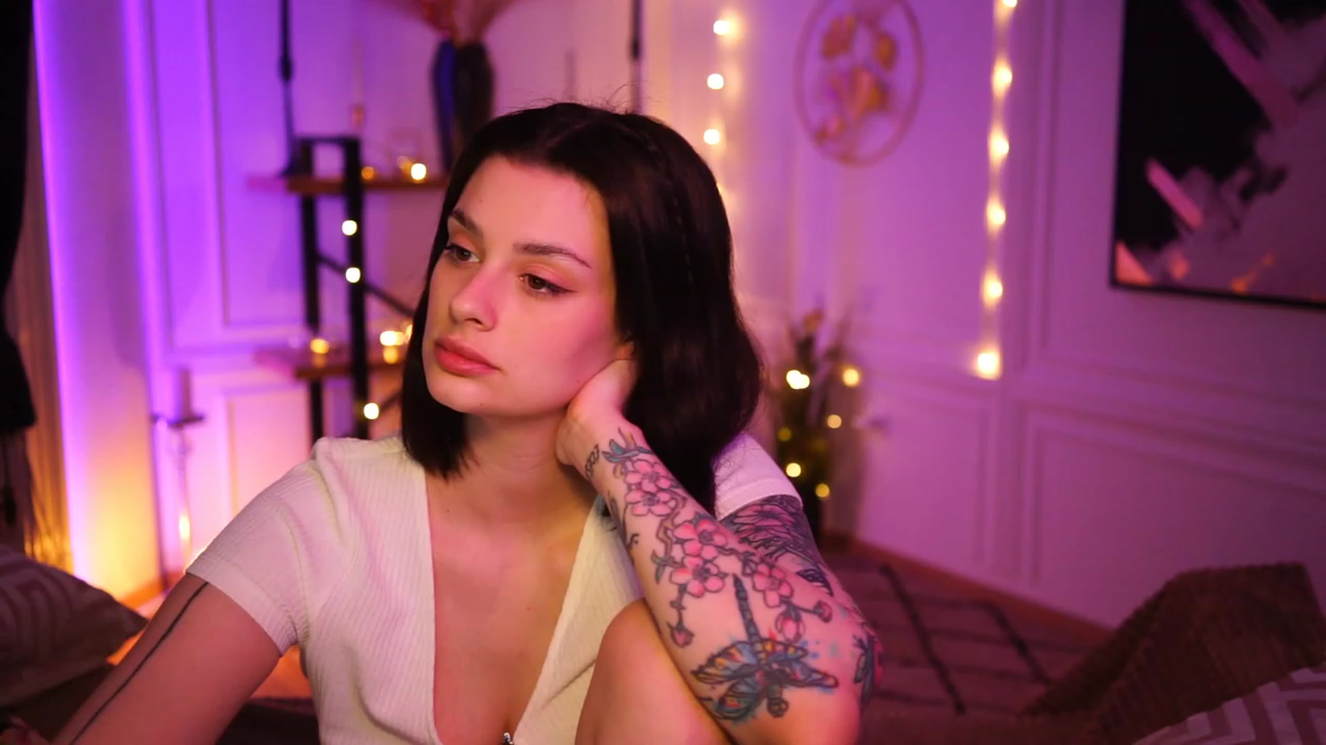 Gallery image thumbnail from lucynutty's myfreecams stream on, 03/24/2023, 13:17 image 4 of 20