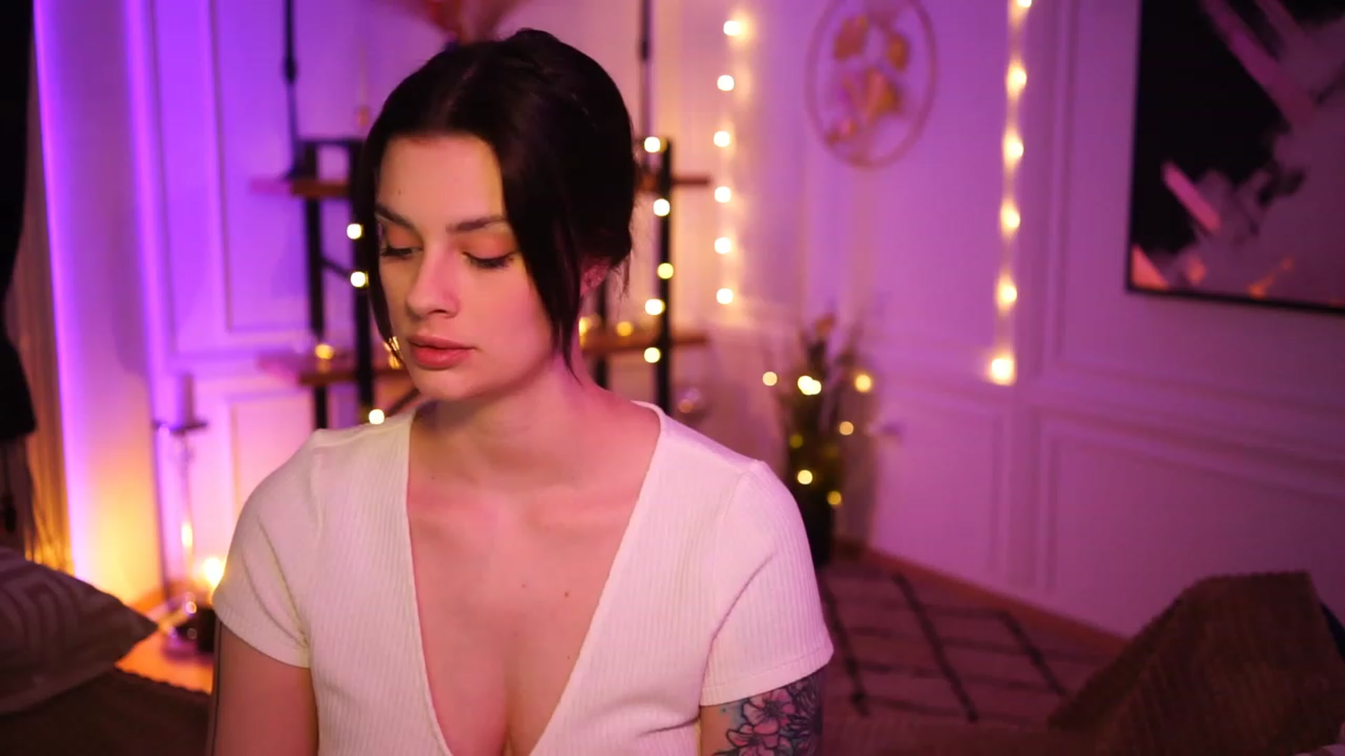 Gallery image thumbnail from lucynutty's myfreecams stream on, 03/24/2023, 13:17 image 13 of 20