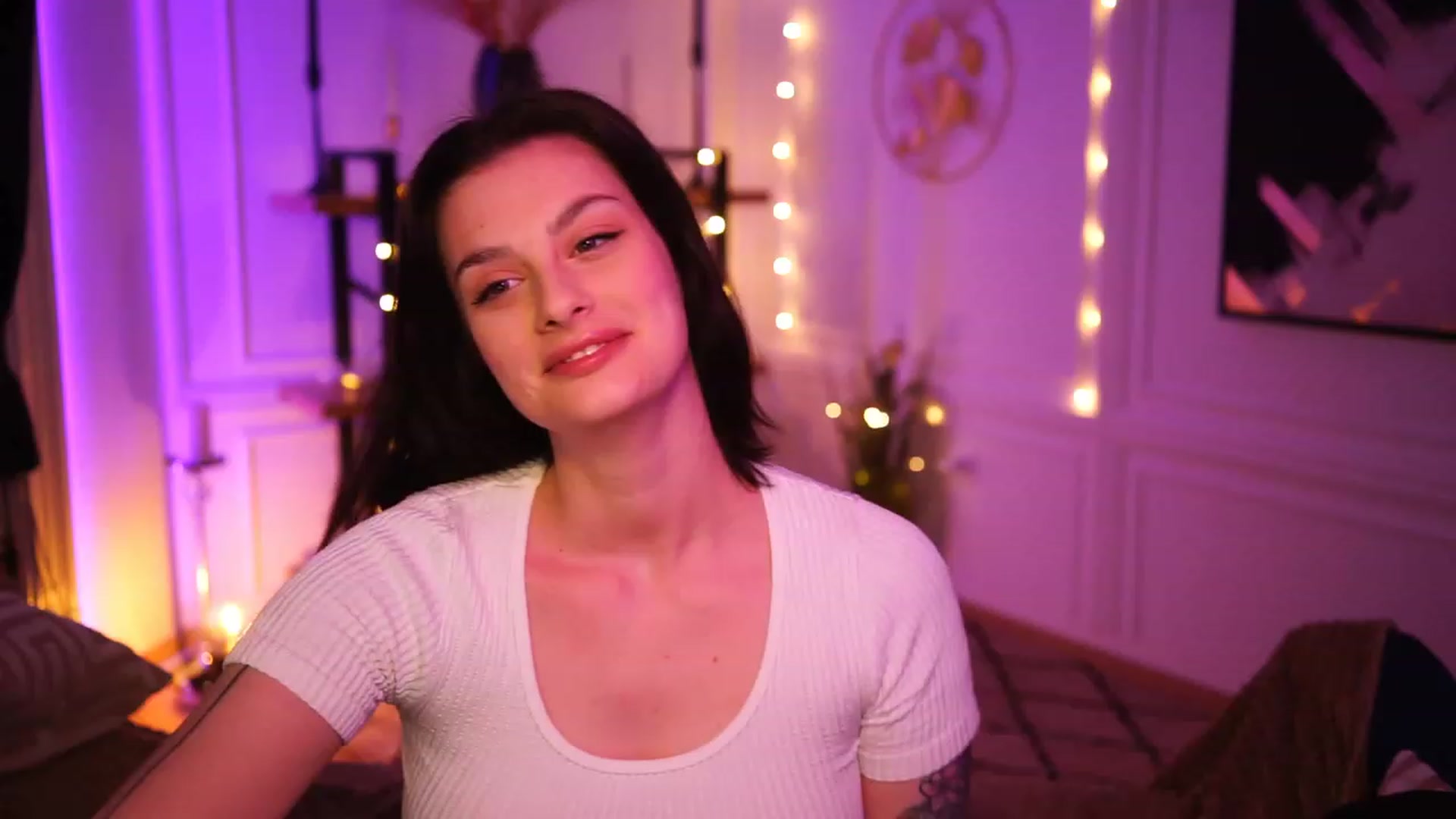 Gallery image thumbnail from lucynutty's myfreecams stream on, 03/24/2023, 13:17 image 19 of 20
