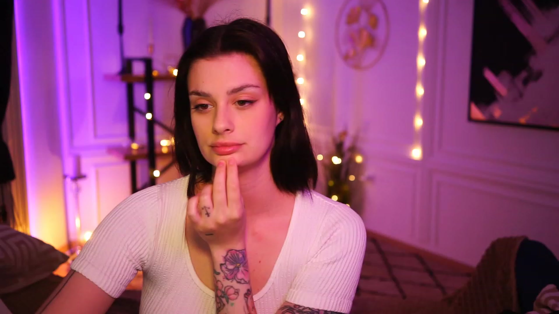 Gallery image thumbnail from lucynutty's myfreecams stream on, 03/24/2023, 15:43 image 3 of 20