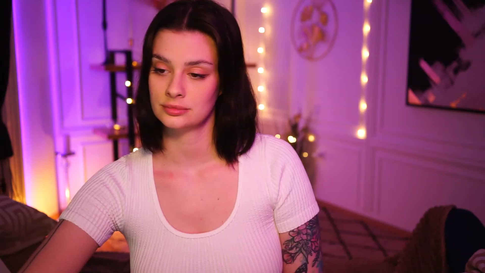 Gallery image thumbnail from lucynutty's myfreecams stream on, 03/24/2023, 15:43 image 4 of 20
