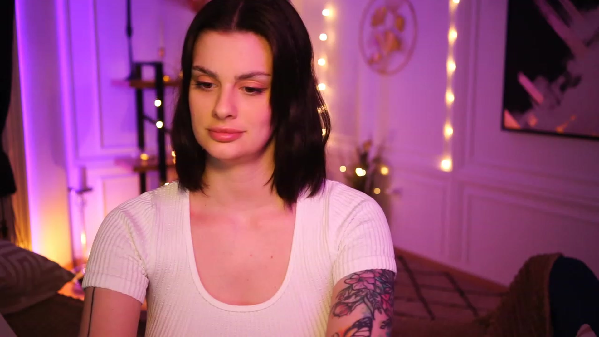 Gallery image thumbnail from lucynutty's myfreecams stream on, 03/24/2023, 15:43 image 7 of 20