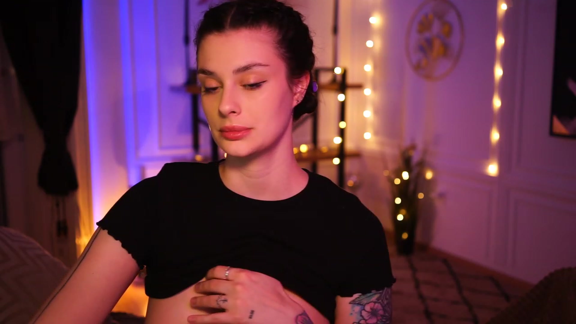 Gallery image thumbnail from lucynutty's myfreecams stream on, 03/25/2023, 18:09 image 6 of 20