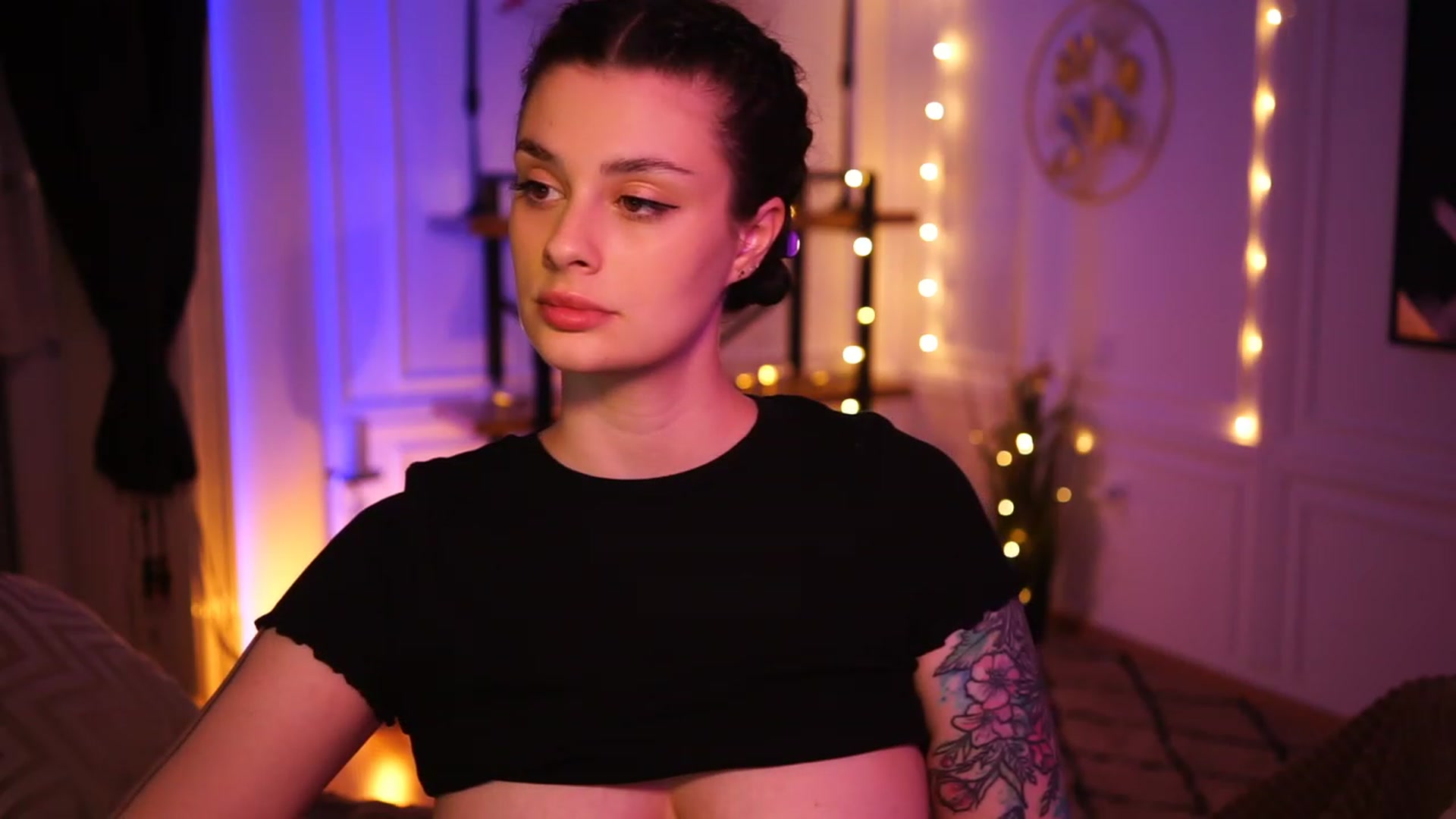 Gallery image thumbnail from lucynutty's myfreecams stream on, 03/25/2023, 18:09 image 14 of 20