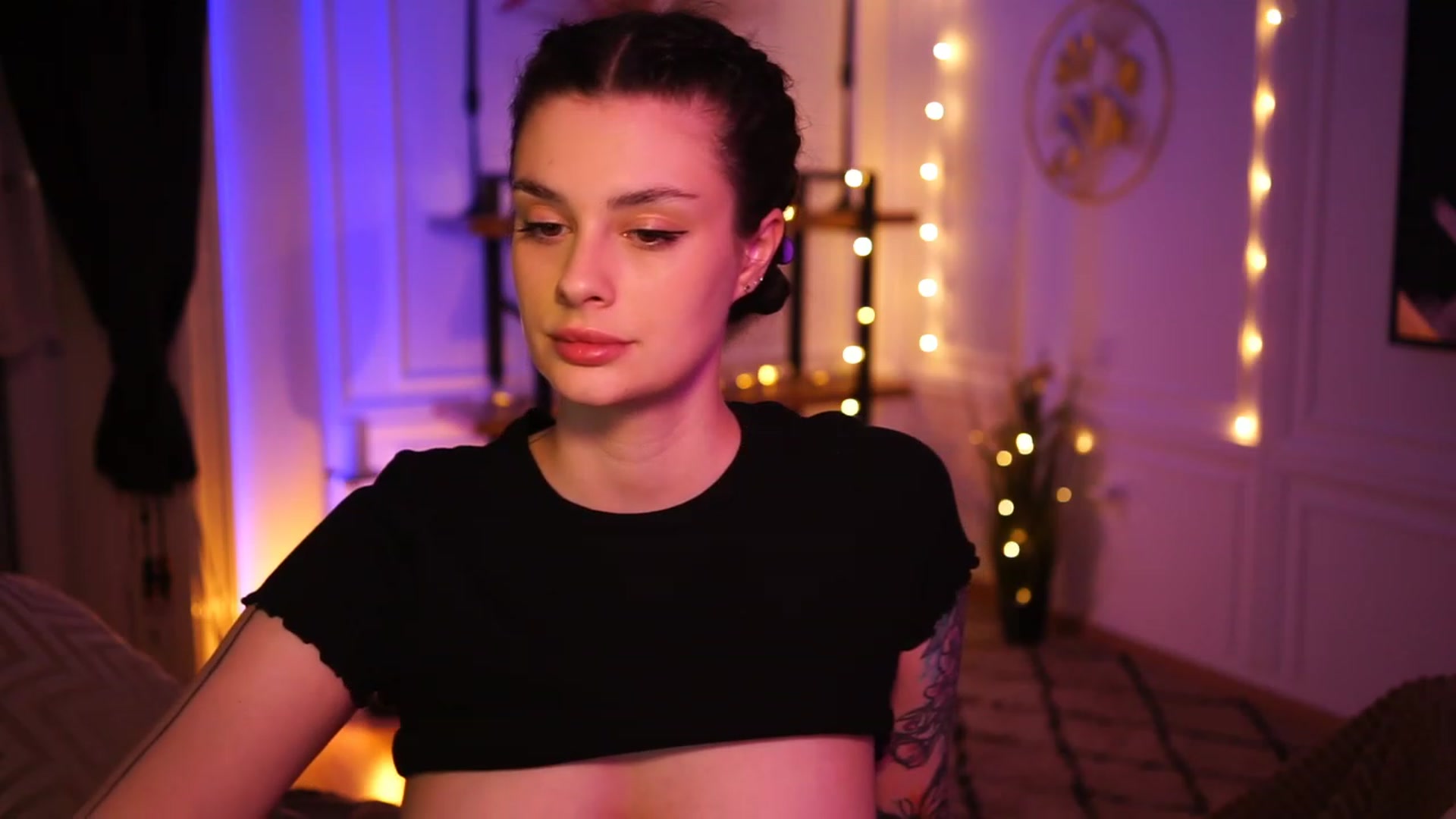 Gallery image thumbnail from lucynutty's myfreecams stream on, 03/25/2023, 18:09 image 15 of 20
