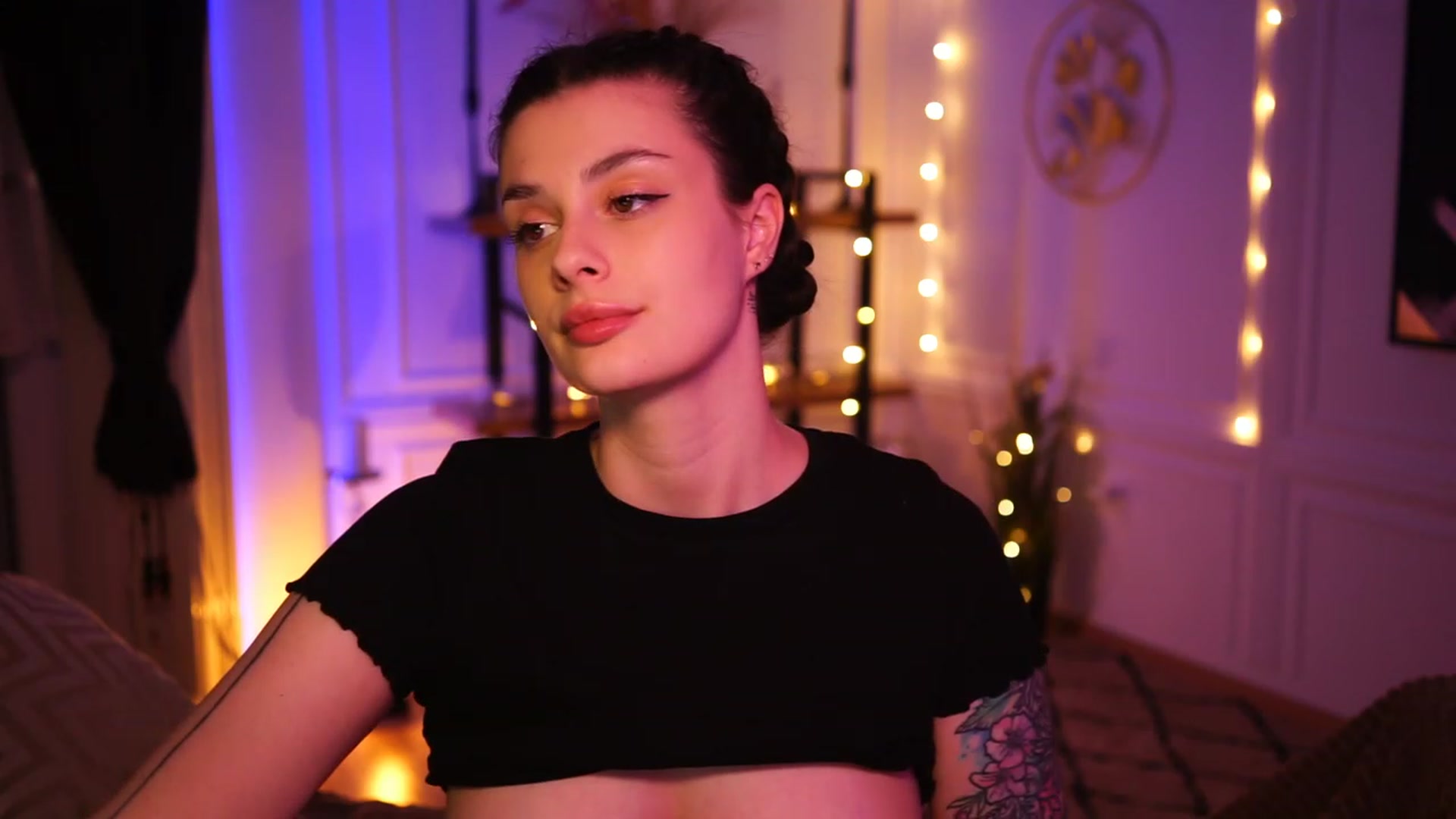 Gallery image thumbnail from lucynutty's myfreecams stream on, 03/25/2023, 18:09 image 13 of 20