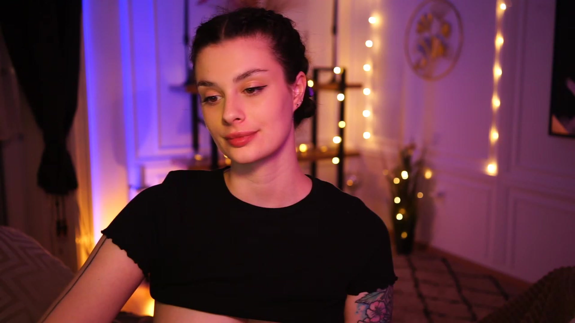 Gallery image thumbnail from lucynutty's myfreecams stream on, 03/25/2023, 18:09 image 16 of 20