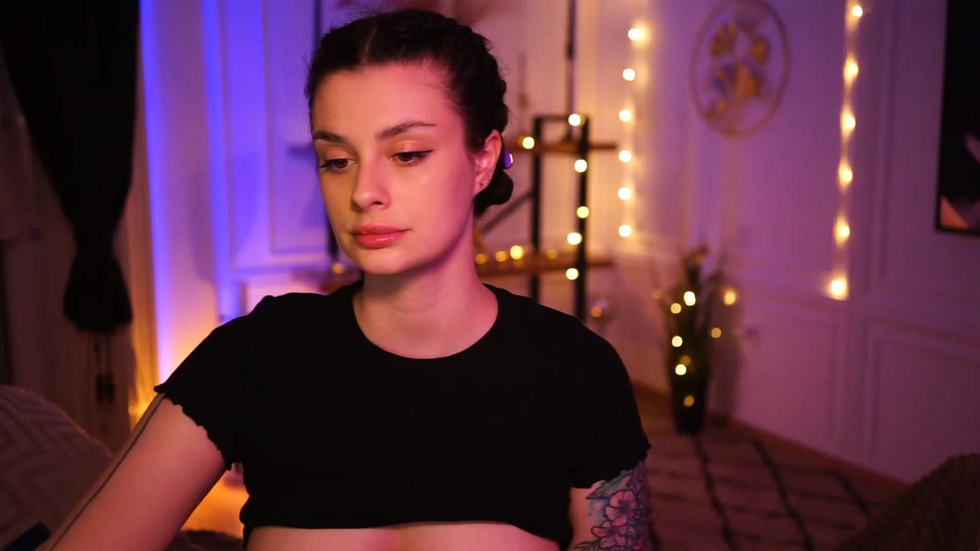 Gallery image thumbnail from lucynutty's myfreecams stream on, 03/25/2023, 19:06 image 6 of 20