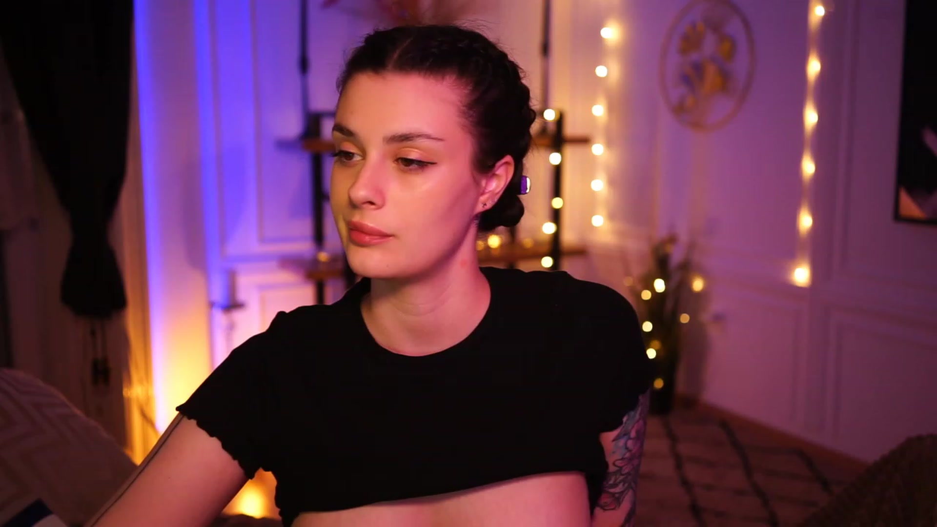 Gallery image thumbnail from lucynutty's myfreecams stream on, 03/25/2023, 19:06 image 4 of 20