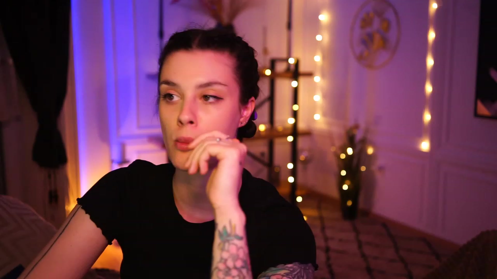 Gallery image thumbnail from lucynutty's myfreecams stream on, 03/25/2023, 19:06 image 9 of 20