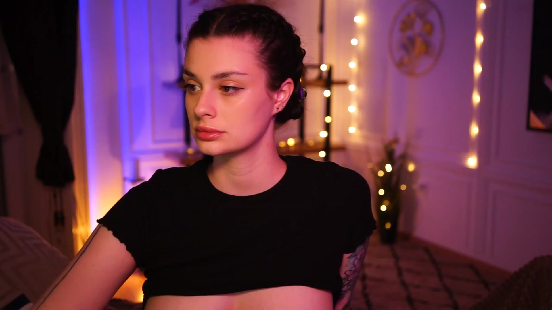 Gallery image thumbnail from lucynutty's myfreecams stream on, 03/25/2023, 19:06 image 7 of 20