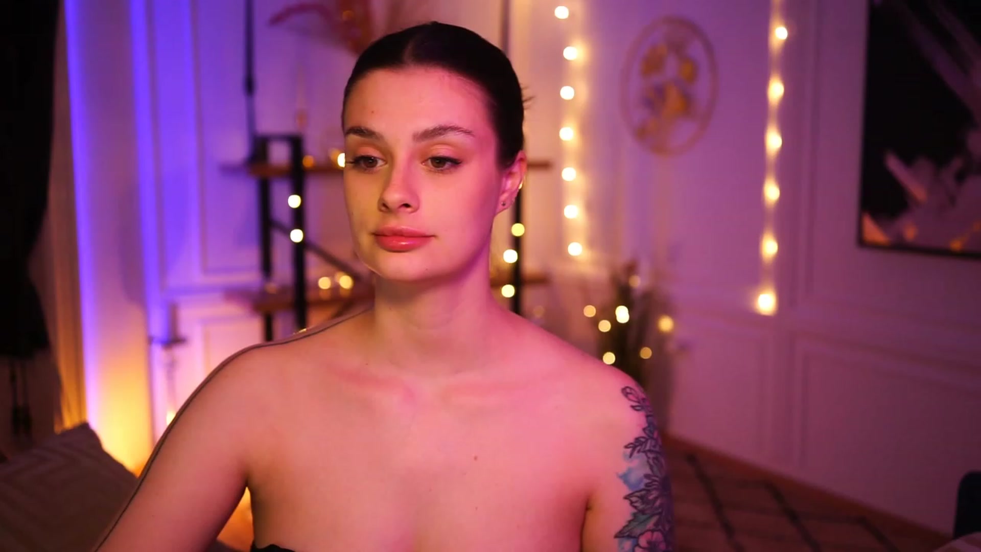 Gallery image thumbnail from lucynutty's myfreecams stream on, 03/28/2023, 17:08 image 20 of 20