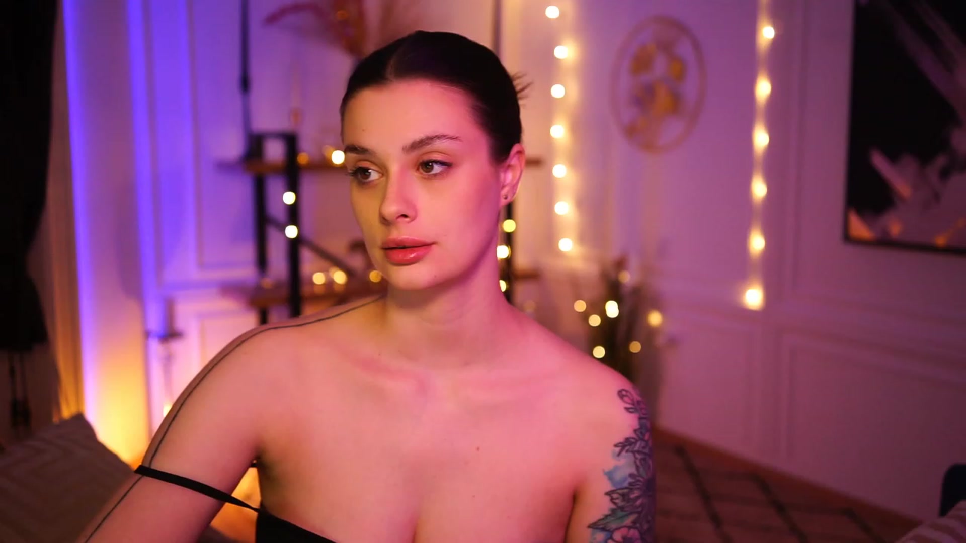 Gallery image thumbnail from lucynutty's myfreecams stream on, 03/28/2023, 17:08 image 11 of 20