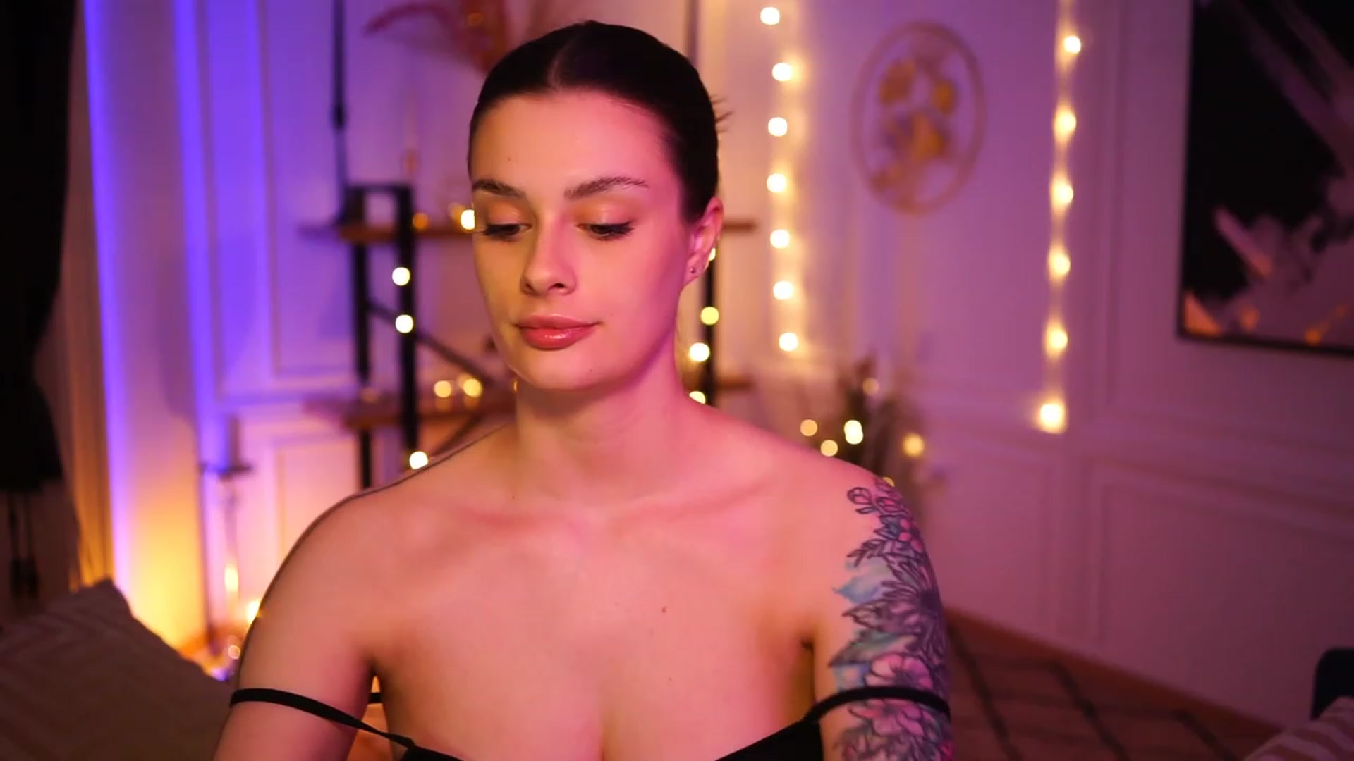 Gallery image thumbnail from lucynutty's myfreecams stream on, 03/28/2023, 17:08 image 12 of 20