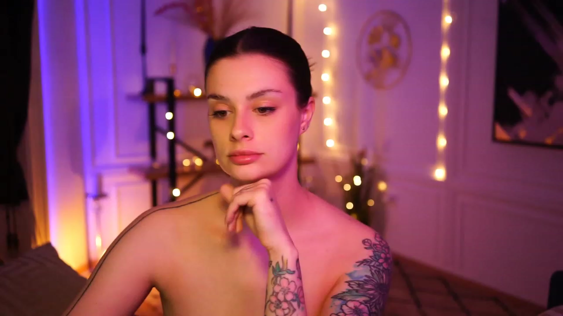 Gallery image thumbnail from lucynutty's myfreecams stream on, 03/28/2023, 17:24 image 3 of 20