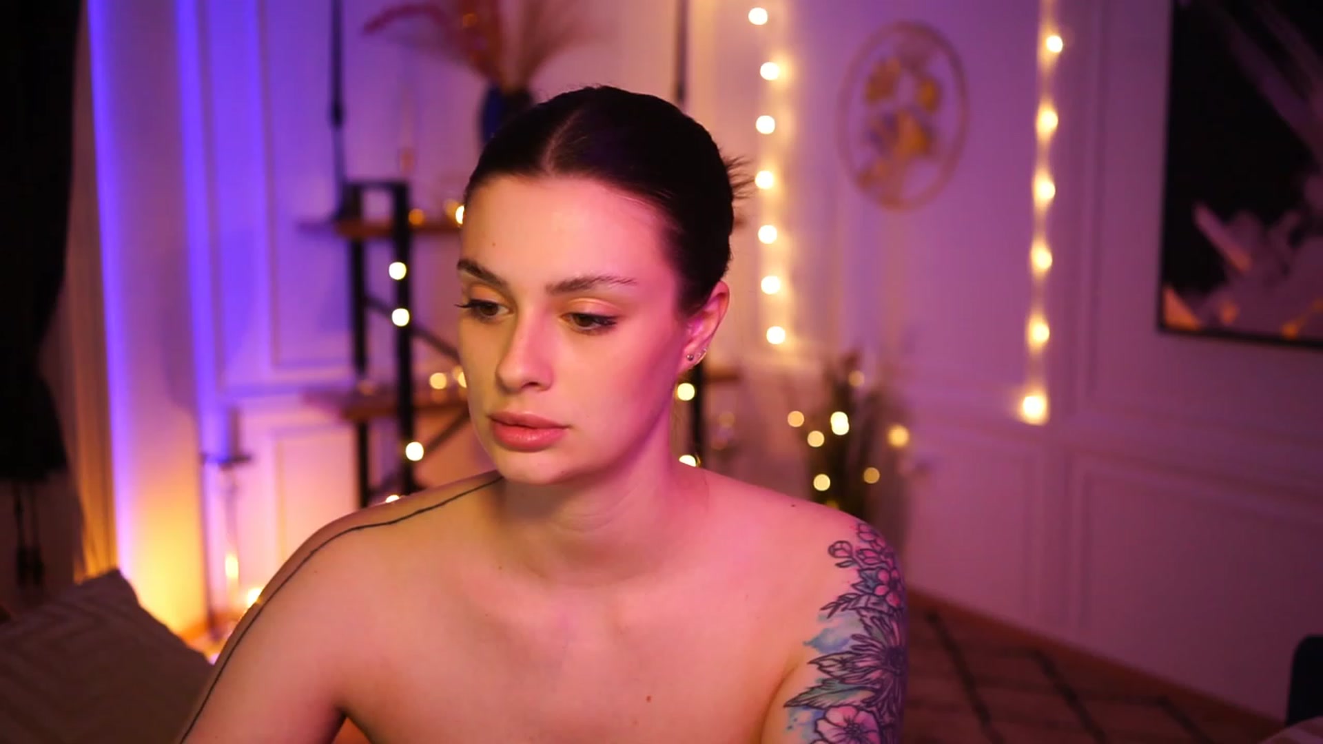 Gallery image thumbnail from lucynutty's myfreecams stream on, 03/28/2023, 17:24 image 2 of 20