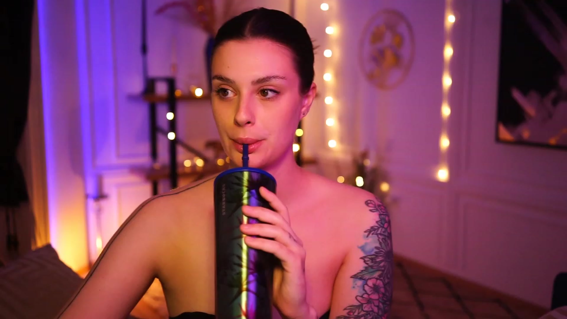 Gallery image thumbnail from lucynutty's myfreecams stream on, 03/28/2023, 17:24 image 5 of 20