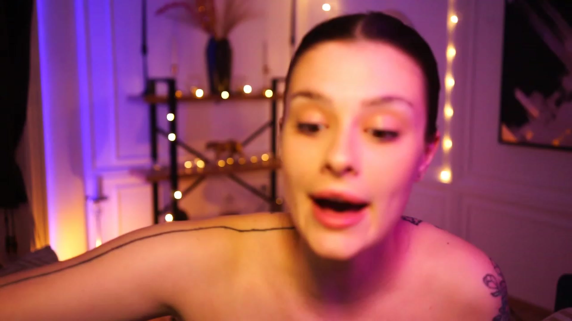 Gallery image thumbnail from lucynutty's myfreecams stream on, 03/28/2023, 17:24 image 6 of 20