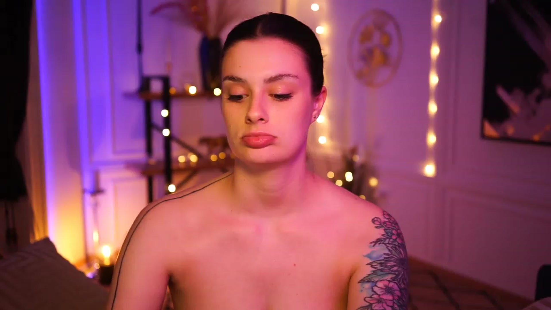 Gallery image thumbnail from lucynutty's myfreecams stream on, 03/28/2023, 17:24 image 7 of 20