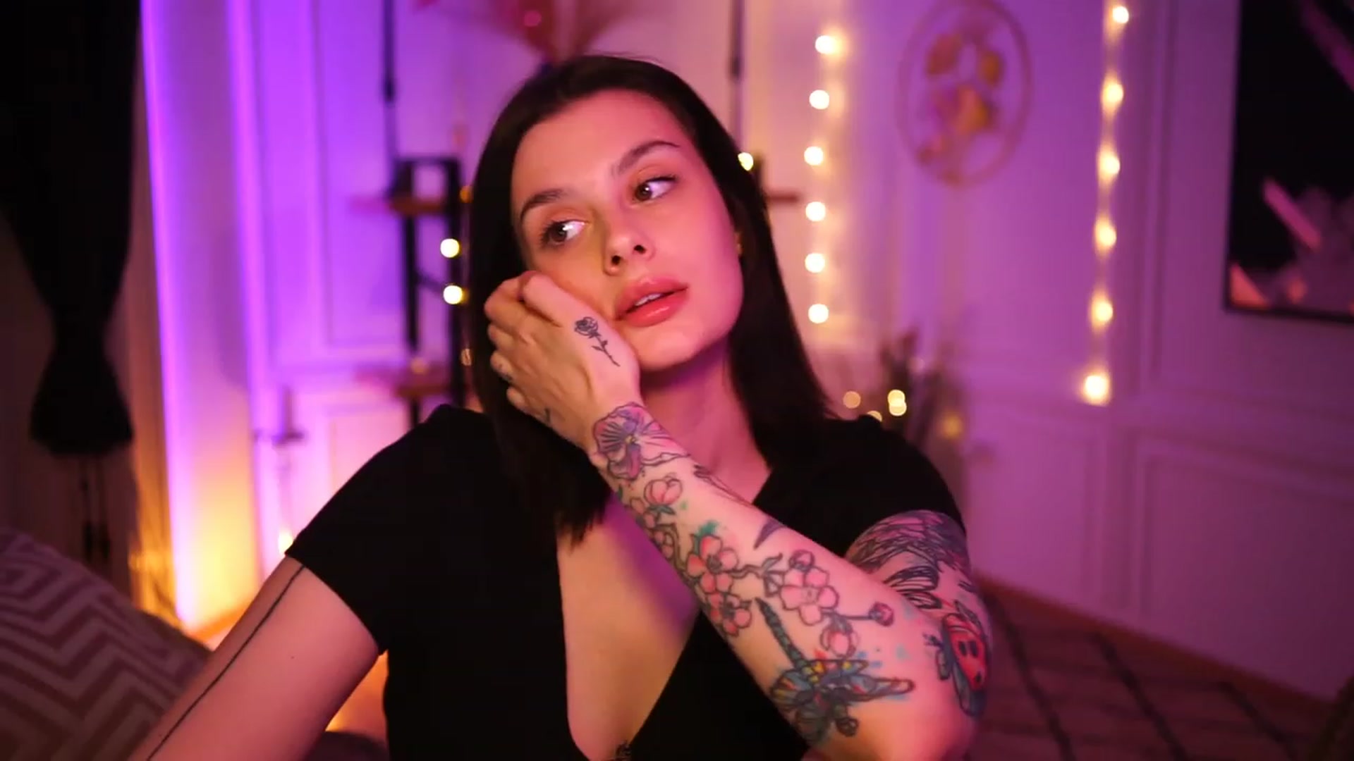 Gallery image thumbnail from lucynutty's myfreecams stream on, 04/02/2023, 15:24 image 16 of 20