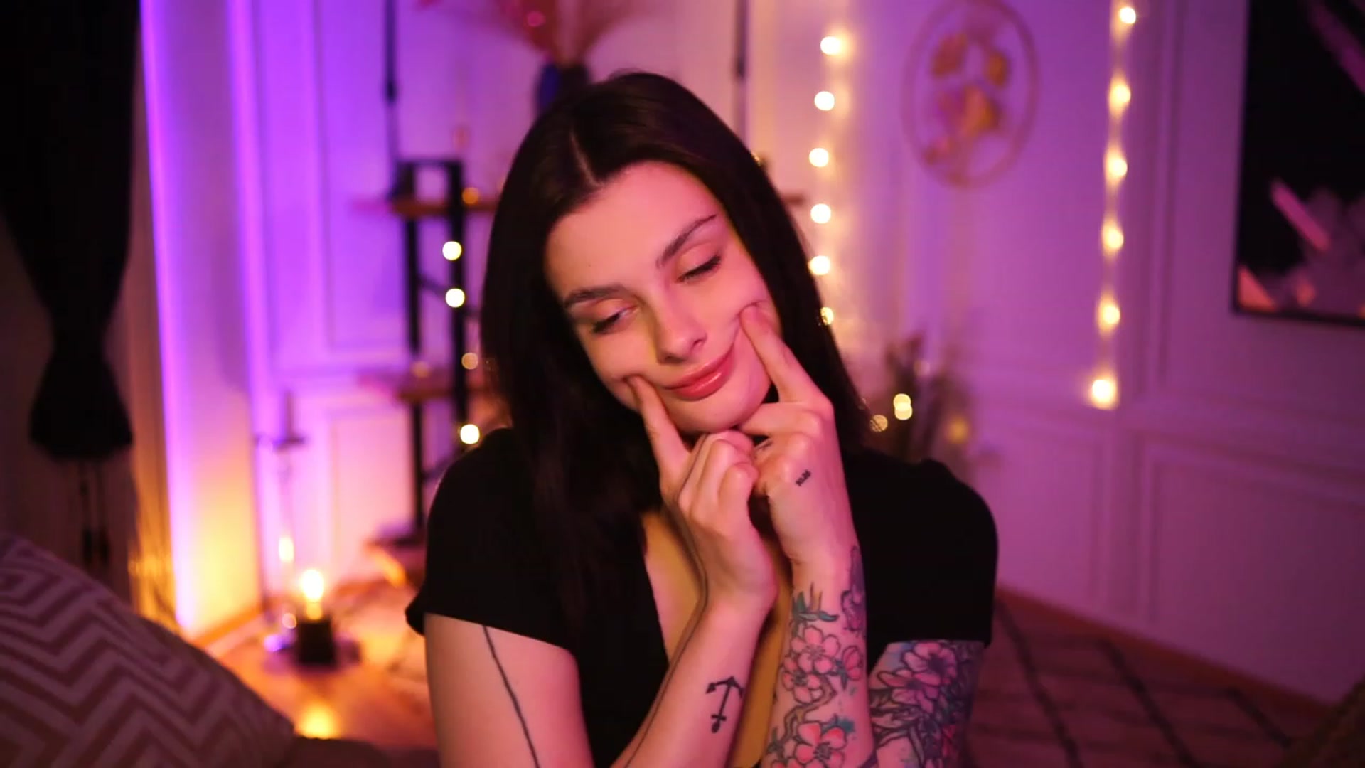 Gallery image thumbnail from lucynutty's myfreecams stream on, 04/02/2023, 15:24 image 7 of 20