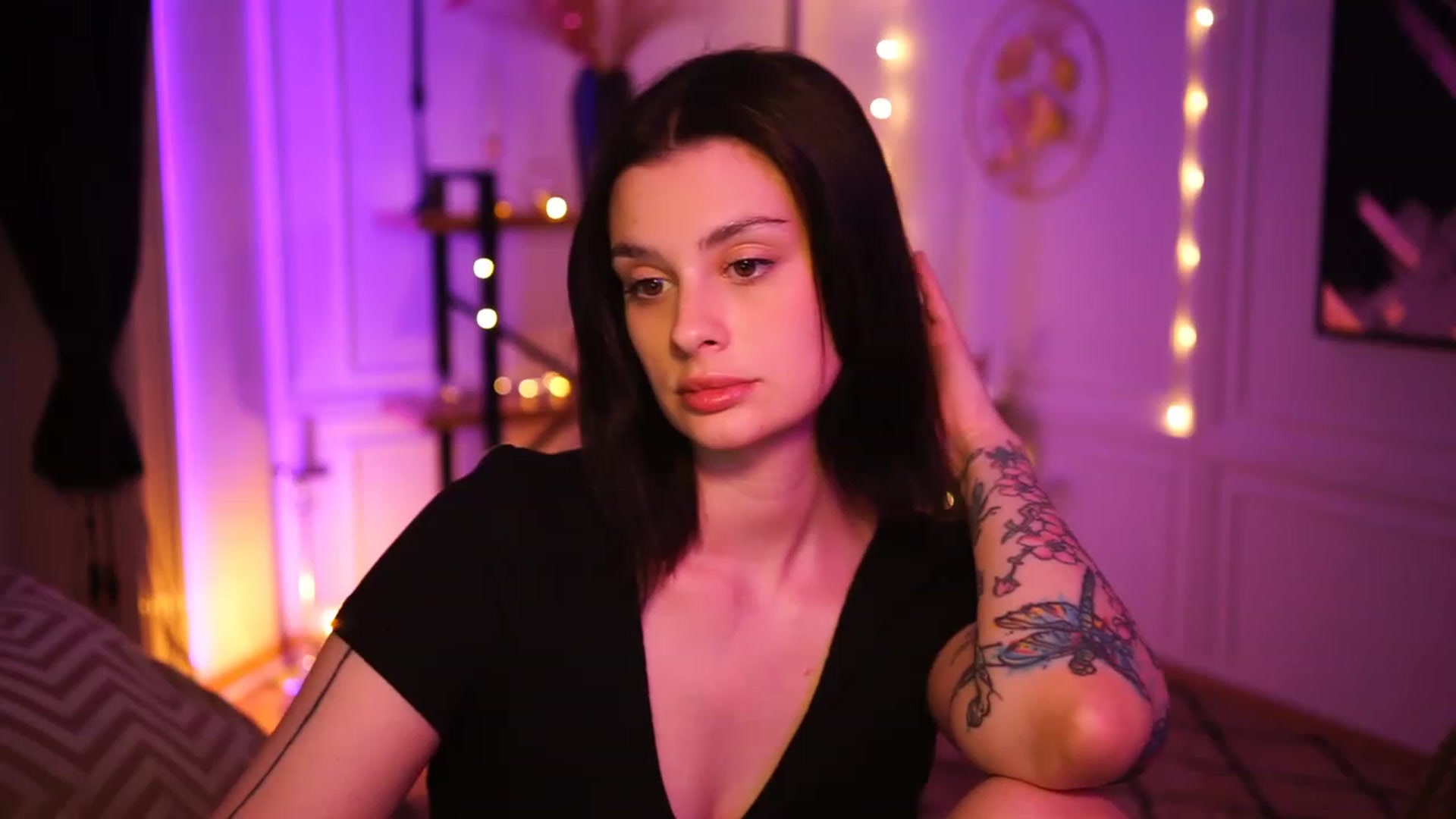 Gallery image thumbnail from lucynutty's myfreecams stream on, 04/02/2023, 15:24 image 15 of 20