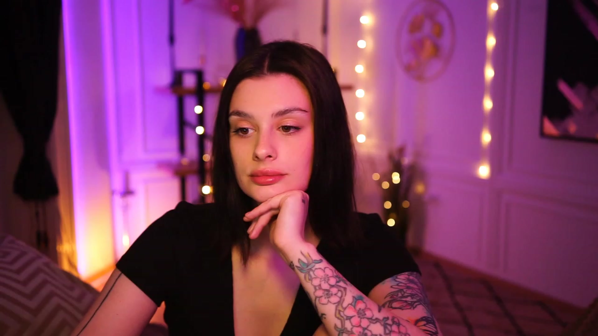 Gallery image thumbnail from lucynutty's myfreecams stream on, 04/02/2023, 15:24 image 4 of 20