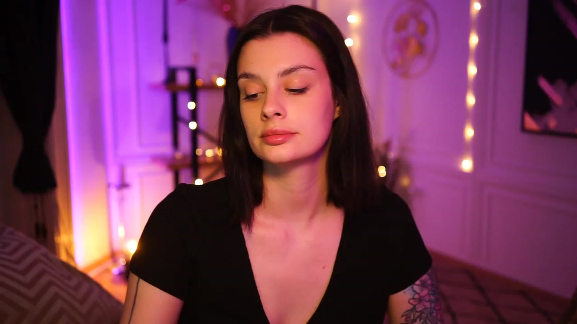 Gallery image thumbnail from lucynutty's myfreecams stream on, 04/02/2023, 16:44 image 1 of 20