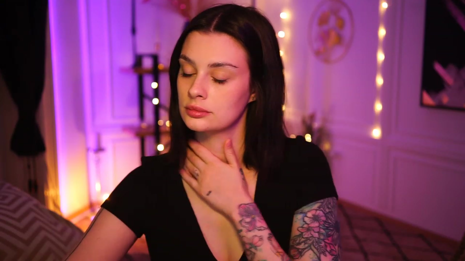 Gallery image thumbnail from lucynutty's myfreecams stream on, 04/02/2023, 16:44 image 5 of 20