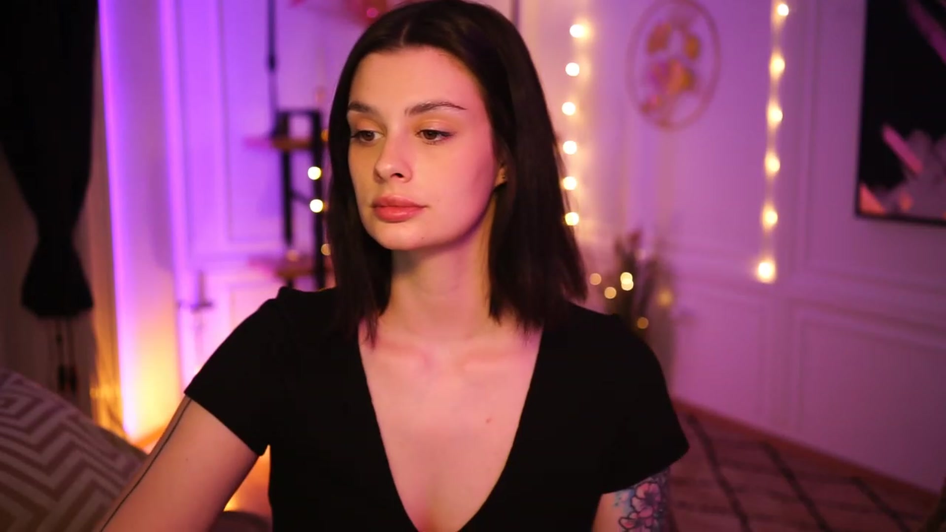 Gallery image thumbnail from lucynutty's myfreecams stream on, 04/02/2023, 16:44 image 8 of 20