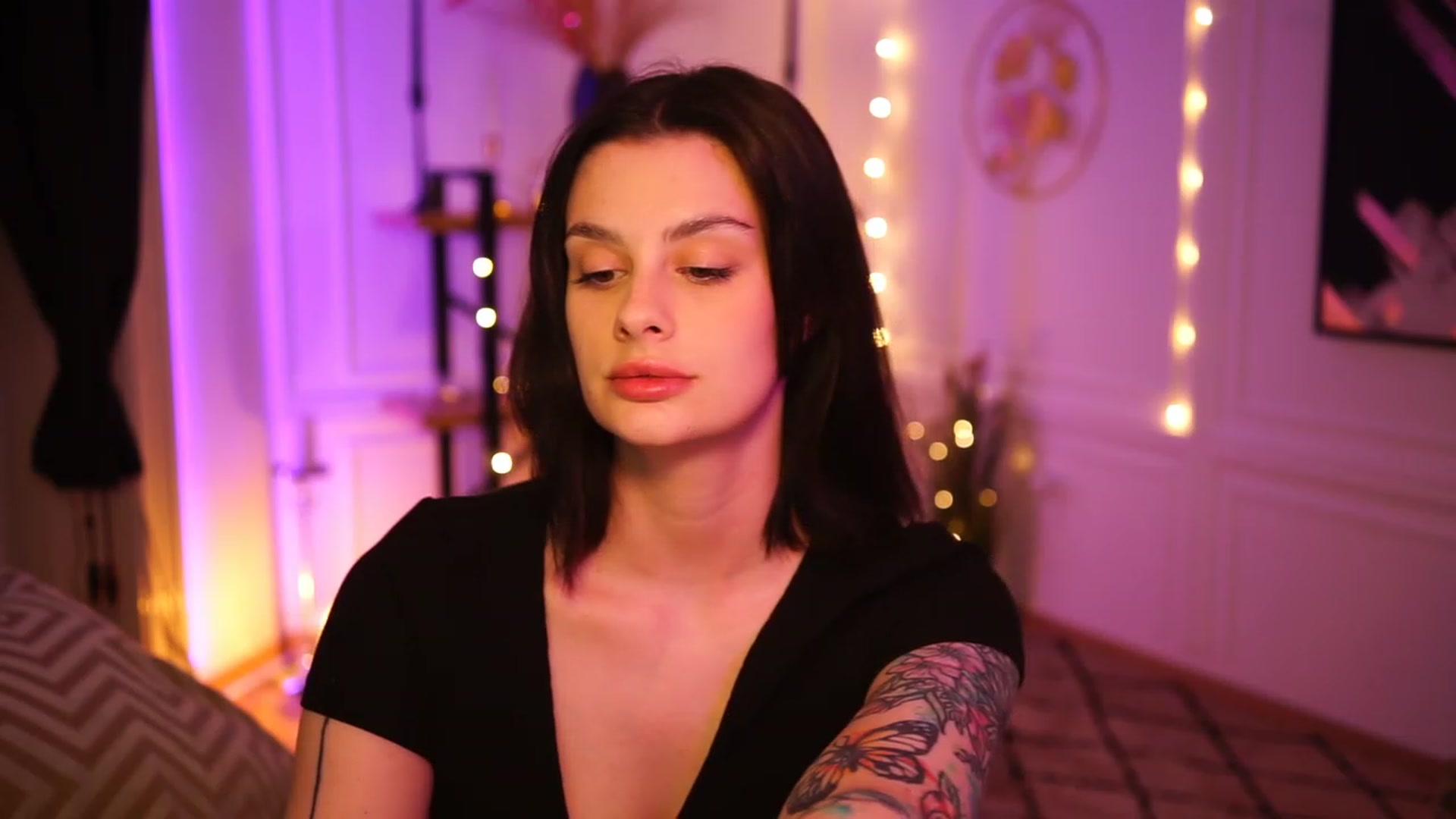 Gallery image thumbnail from lucynutty's myfreecams stream on, 04/02/2023, 16:44 image 20 of 20