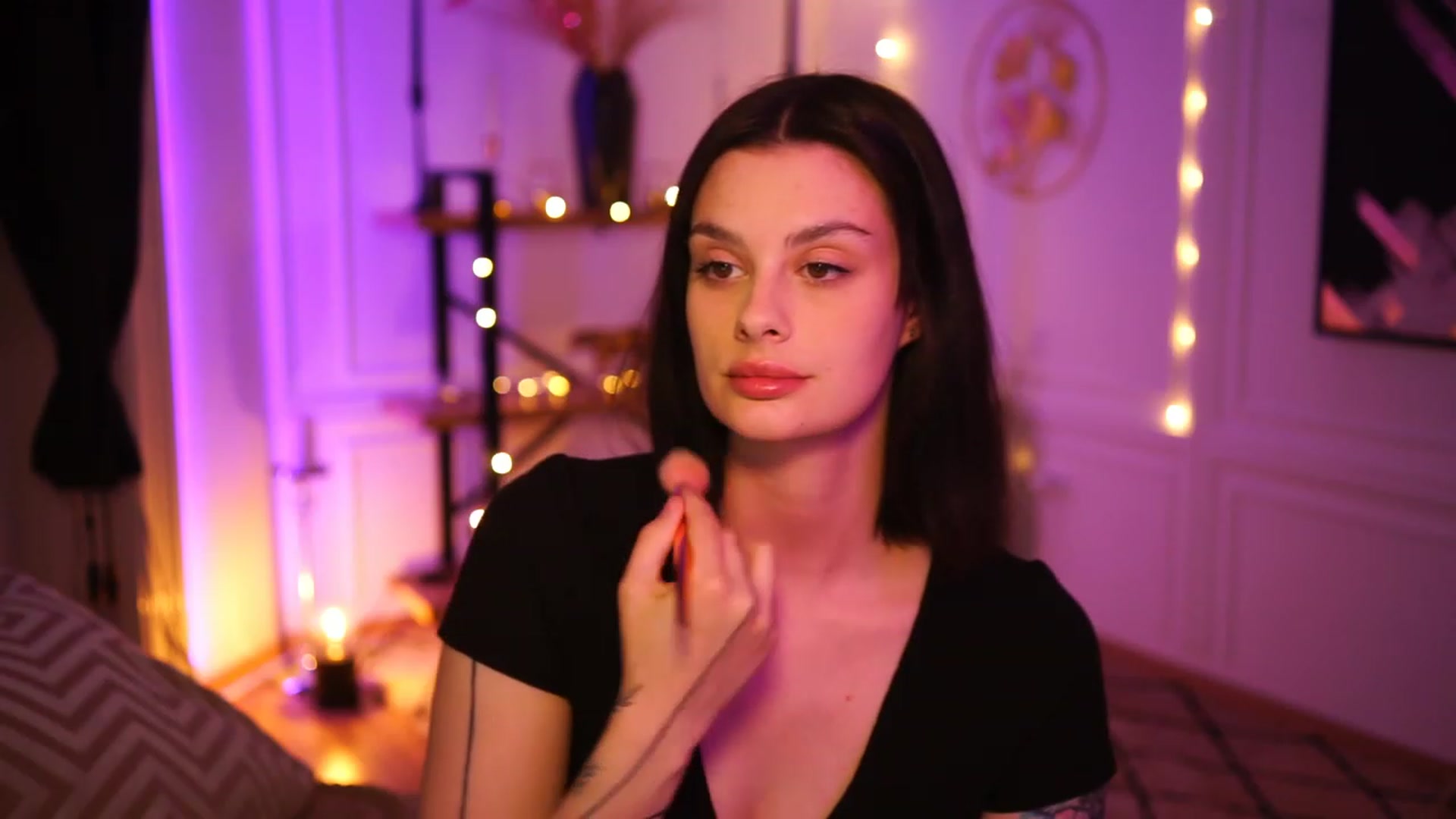 Gallery image thumbnail from lucynutty's myfreecams stream on, 04/02/2023, 16:44 image 17 of 20