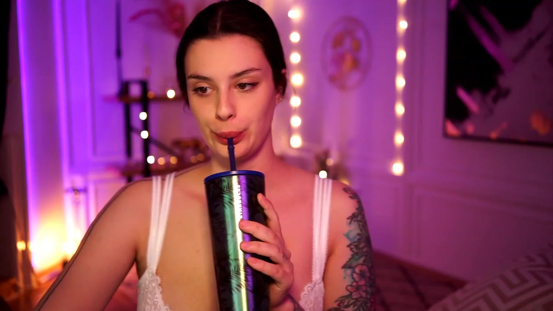 Gallery image thumbnail from lucynutty's myfreecams stream on, 04/13/2023, 09:09 image 18 of 20