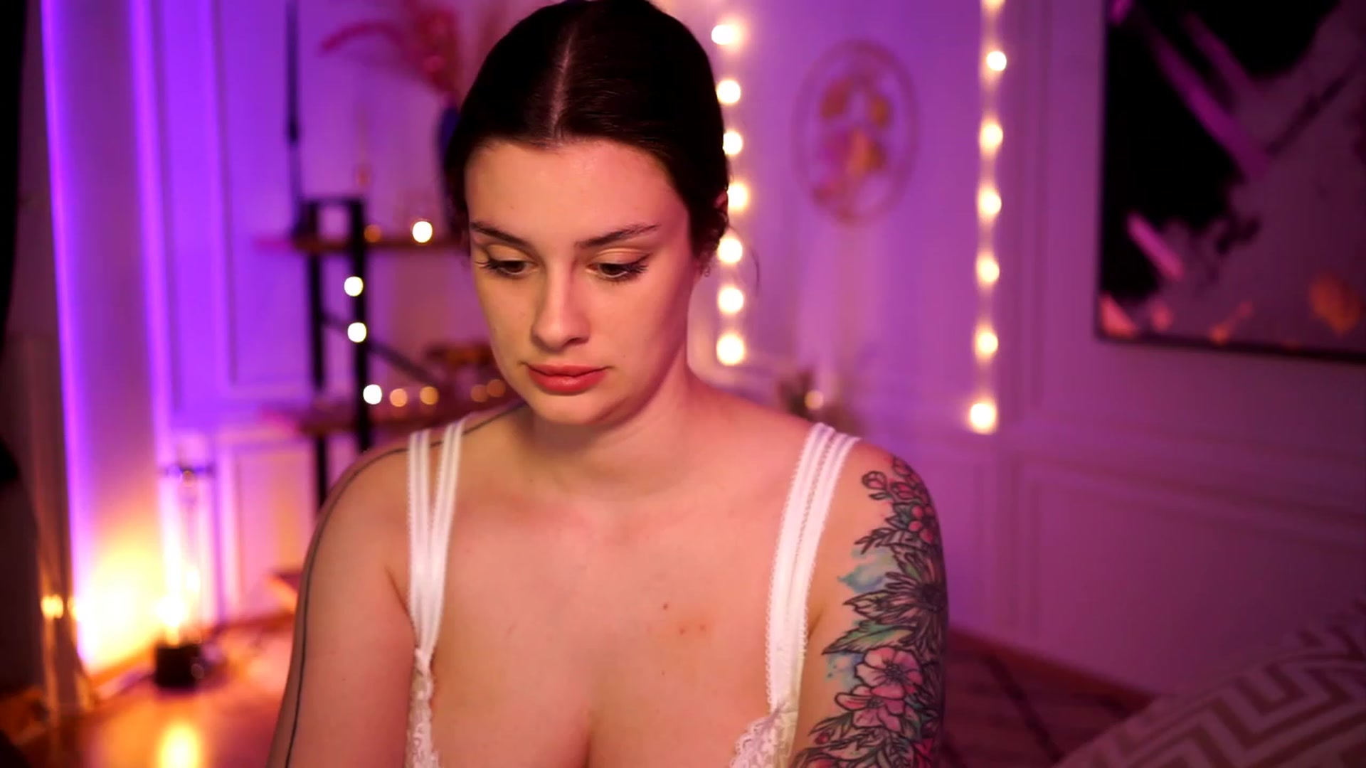 Gallery image thumbnail from lucynutty's myfreecams stream on, 04/13/2023, 09:09 image 19 of 20