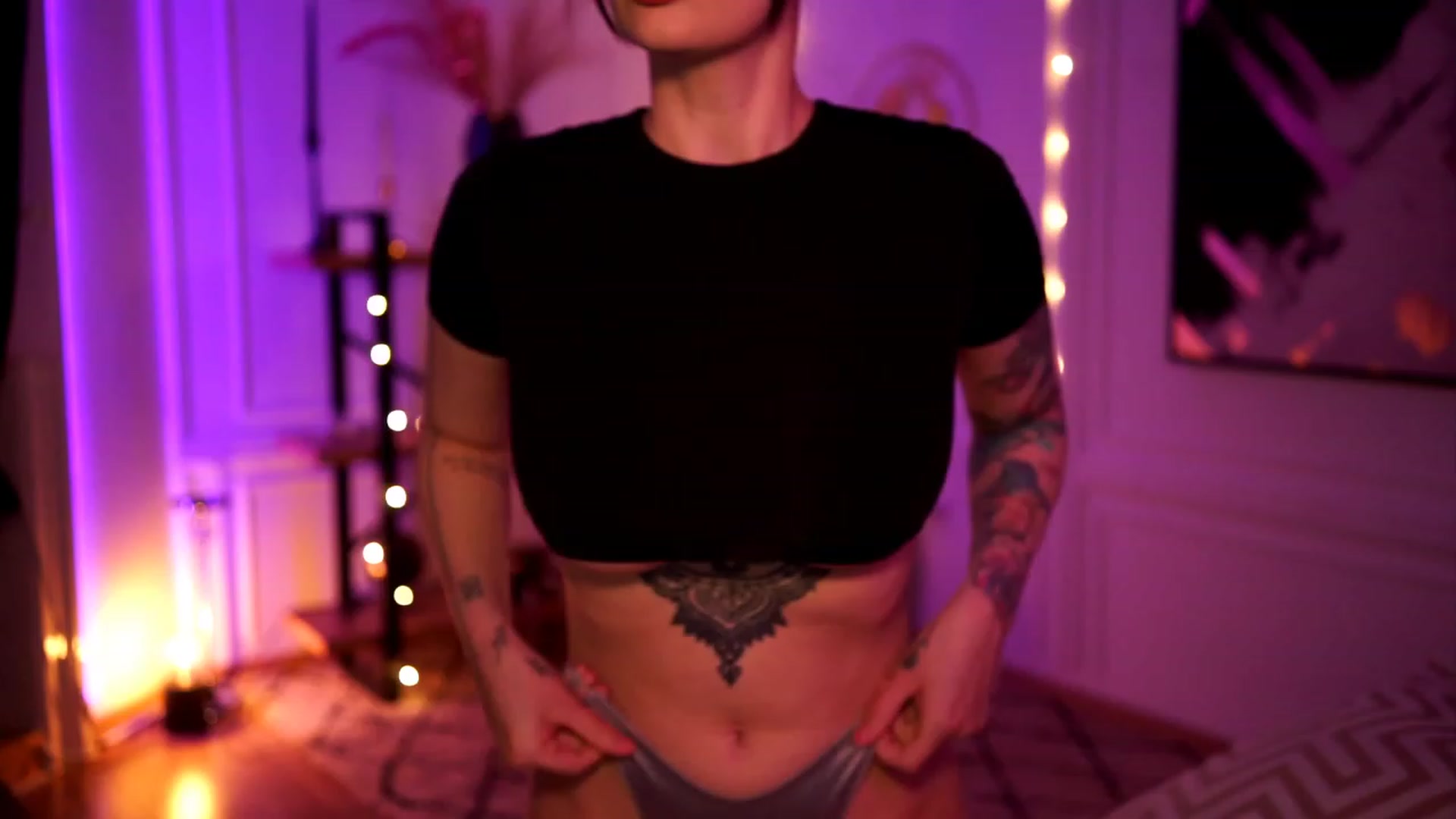 Gallery image thumbnail from lucynutty's myfreecams stream on, 04/13/2023, 11:35 image 2 of 20