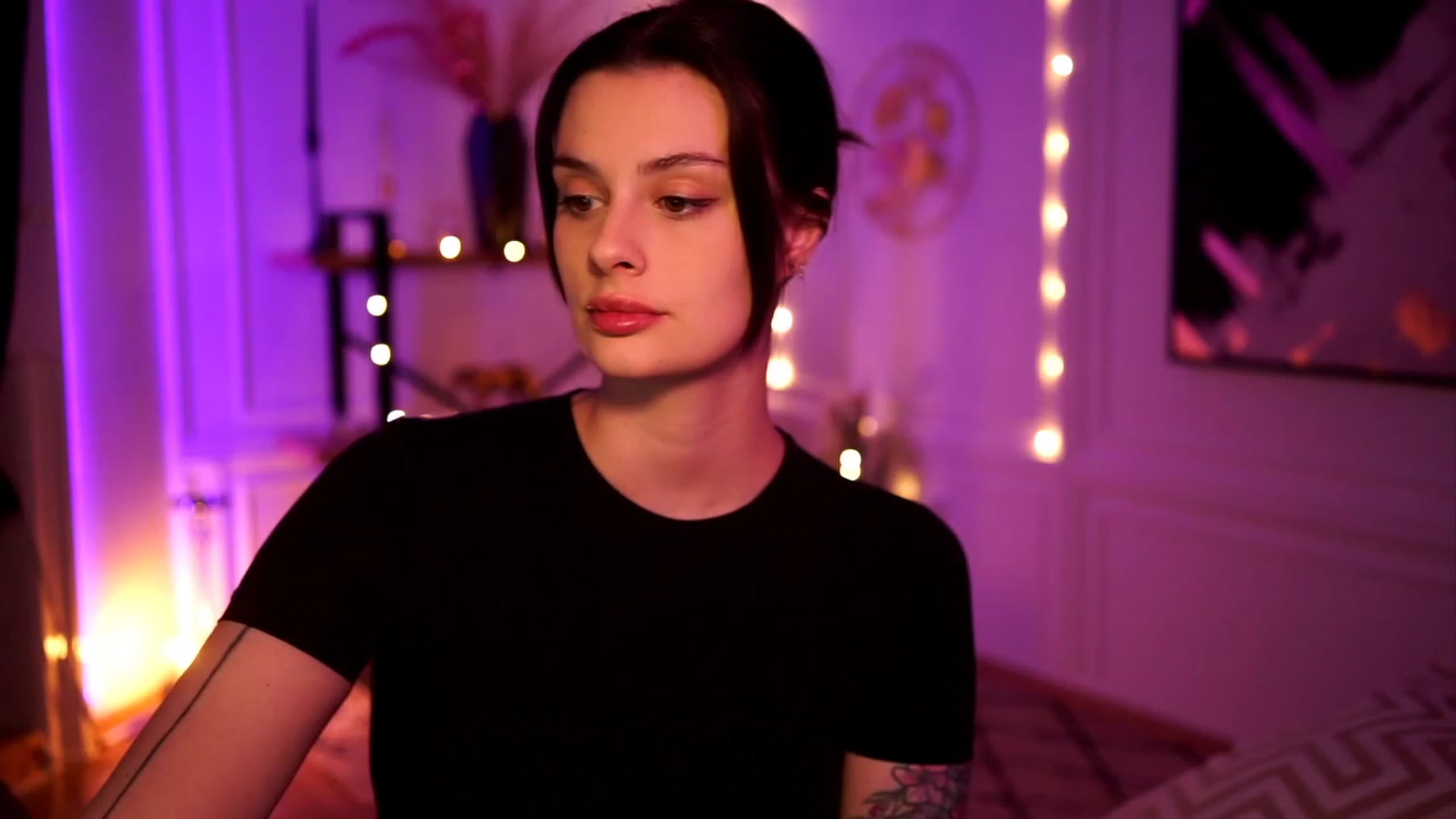 Gallery image thumbnail from lucynutty's myfreecams stream on, 04/13/2023, 11:35 image 7 of 20