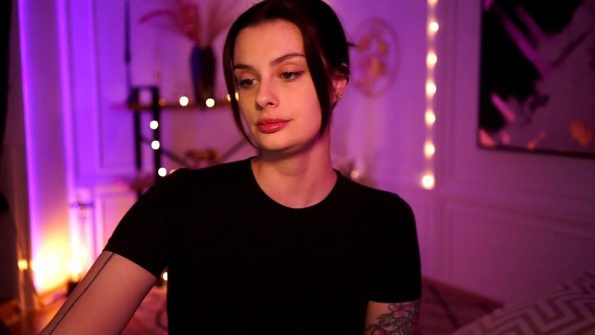 Gallery image thumbnail from lucynutty's myfreecams stream on, 04/13/2023, 11:35 image 6 of 20