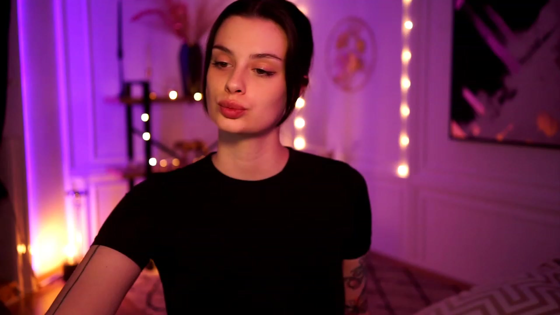 Gallery image thumbnail from lucynutty's myfreecams stream on, 04/13/2023, 13:44 image 13 of 20