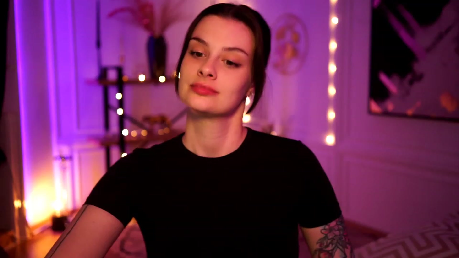 Gallery image thumbnail from lucynutty's myfreecams stream on, 04/13/2023, 13:44 image 10 of 20