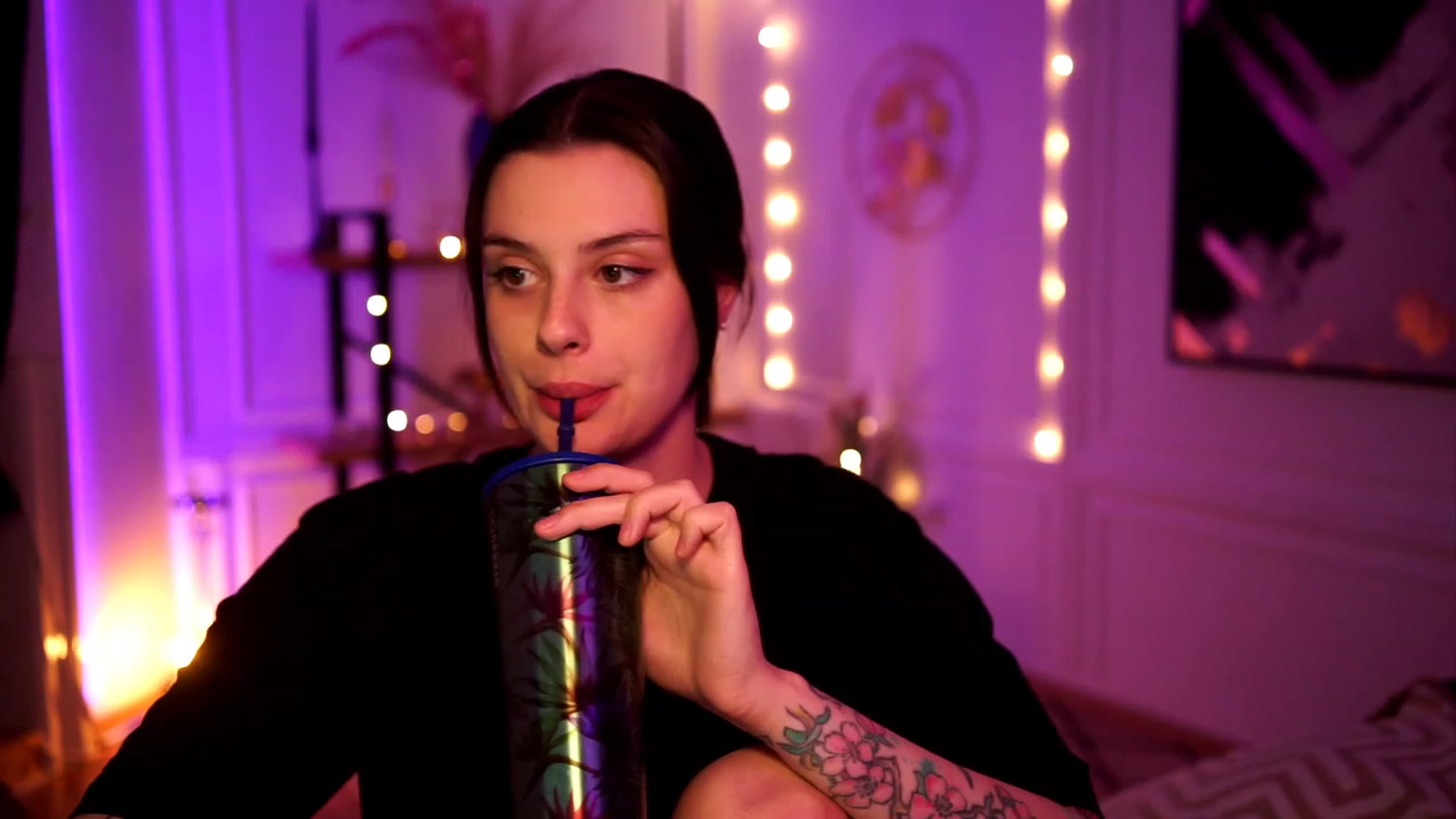 Gallery image thumbnail from lucynutty's myfreecams stream on, 04/13/2023, 14:08 image 1 of 20