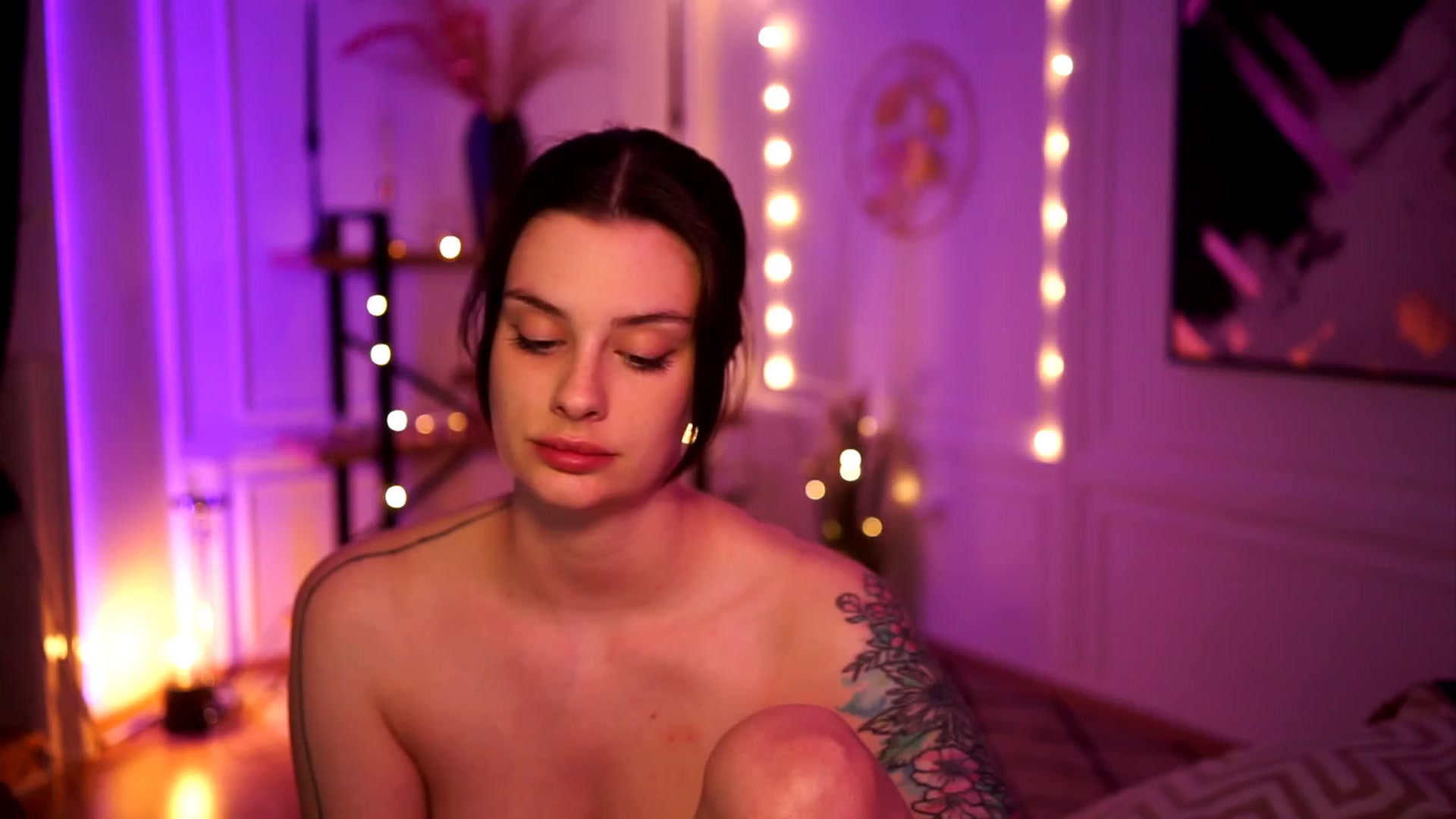 Gallery image thumbnail from lucynutty's myfreecams stream on, 04/13/2023, 14:08 image 18 of 20