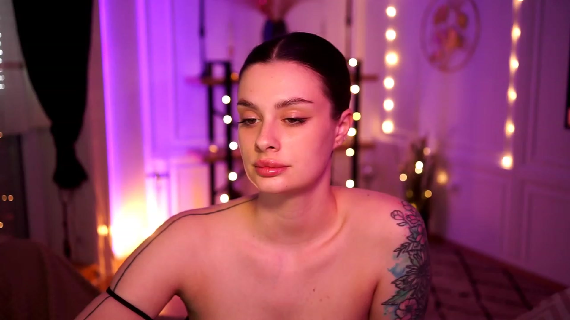 Gallery image thumbnail from lucynutty's myfreecams stream on, 04/16/2023, 13:16 image 20 of 20